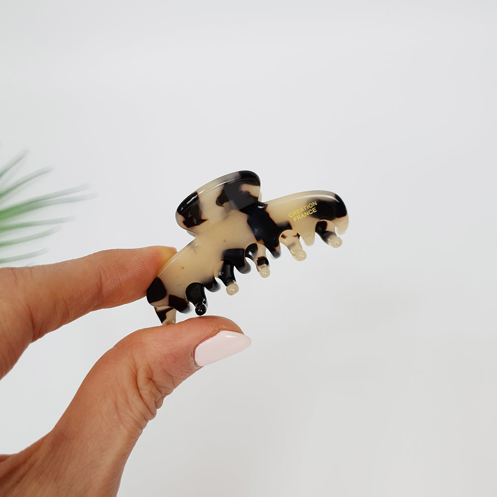 Daol Handle Mini Hair Claw Clip 2.3 in – 1 Leopard Beige