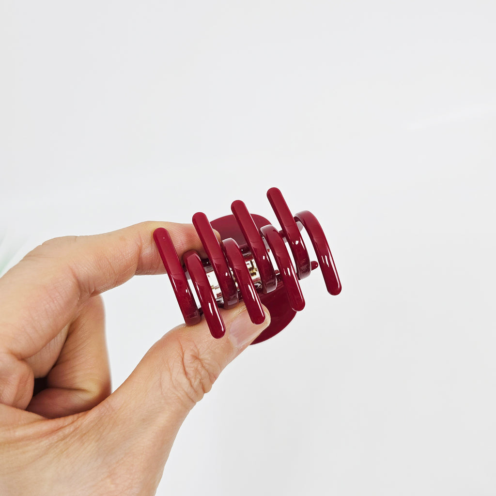 Pebble & Hook Mini Hair Claw Clip 1.8 in – Pastel Red, French-style