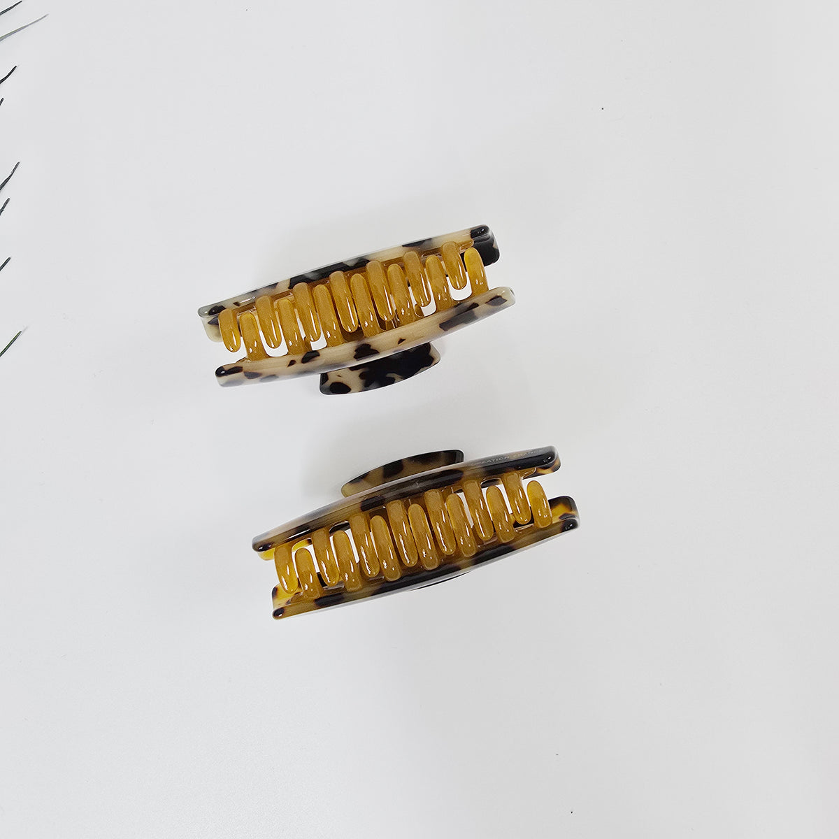 Curved Square Small Hair Claw Clip 3.1 in – Tortoise Shell, Double Clip
