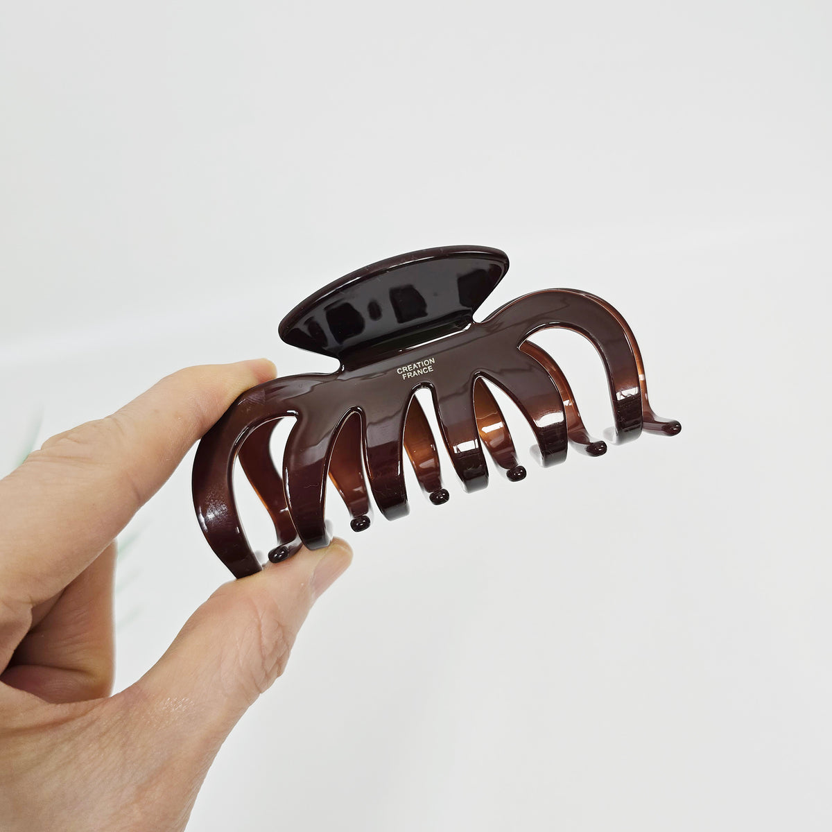 Volume Medium Hair Claw Clip 3.9 in – 8 Pure Chic Brown