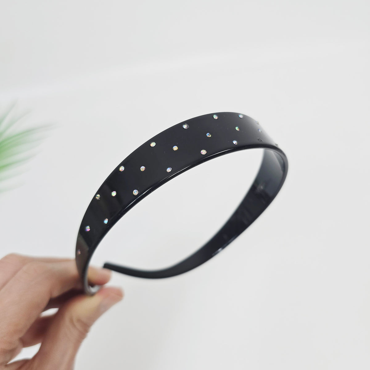 Curved Thin Headband 0.9 in wide – 4 Black