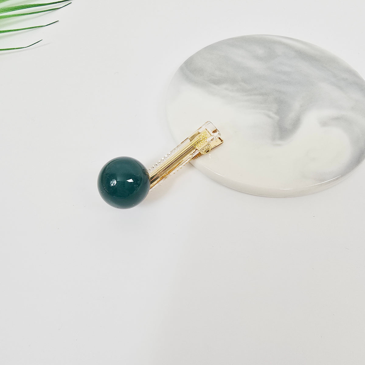 Jelly Ball Mini Alligator Hair Clip 2.0 in – Solid Bead, French-style
