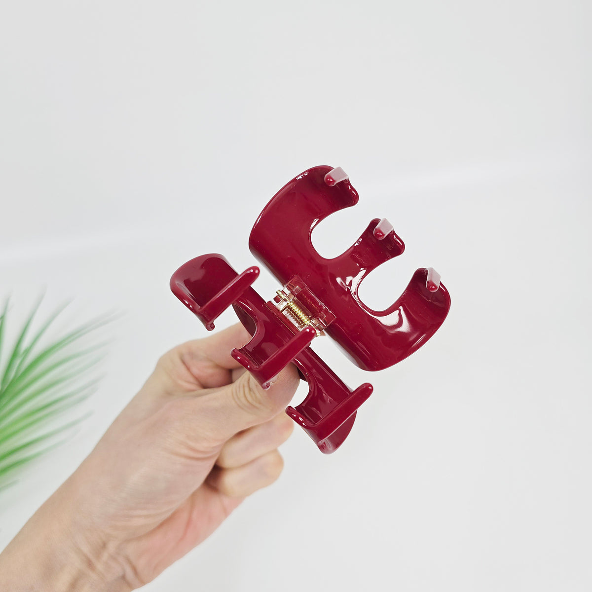 Arch Small Hair Claw Clip 3.0 in – Tortoise Shell, French-style, Half-Up