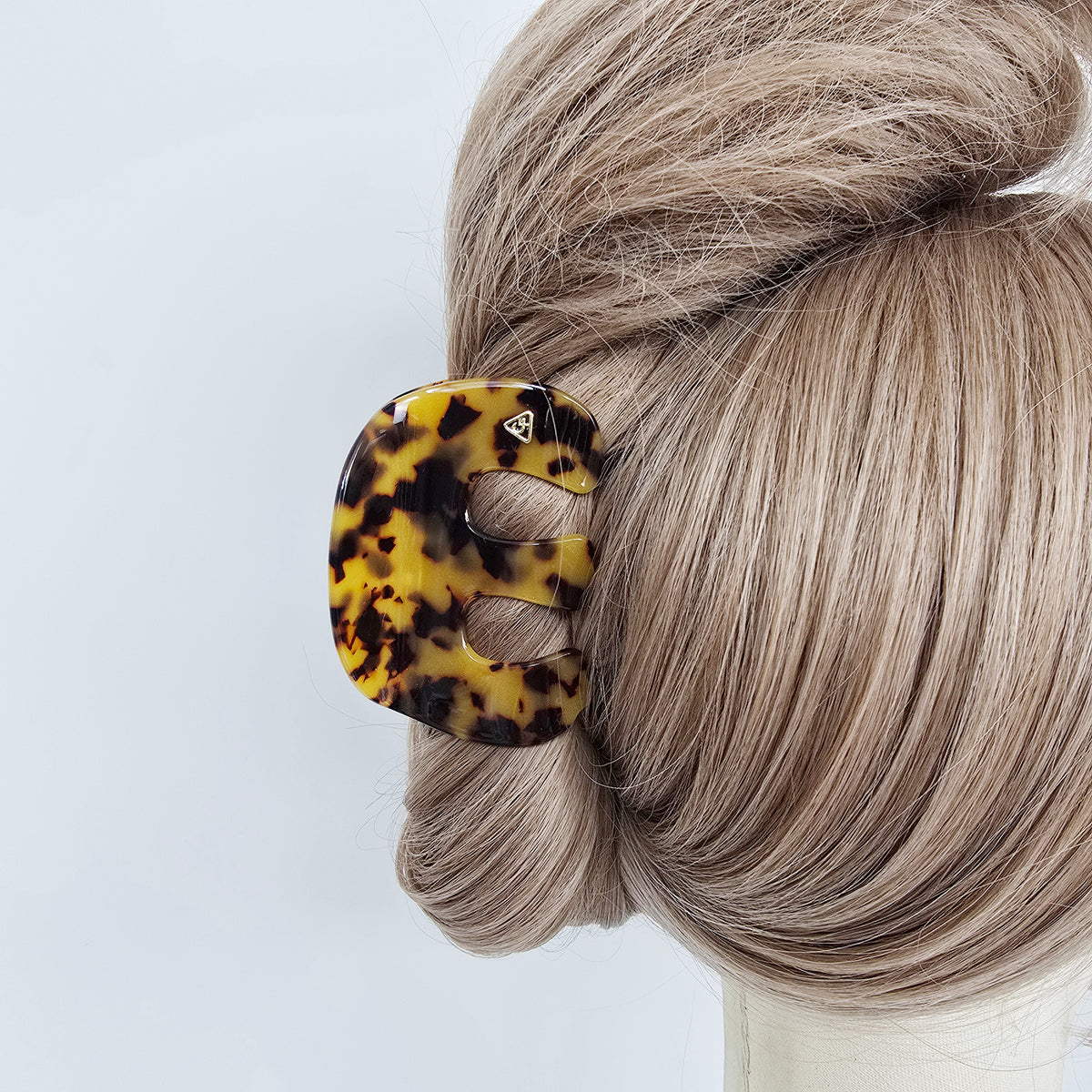 Arch Small Hair Claw Clip 3.0 in – Tortoise Shell, French-style, Half-Up