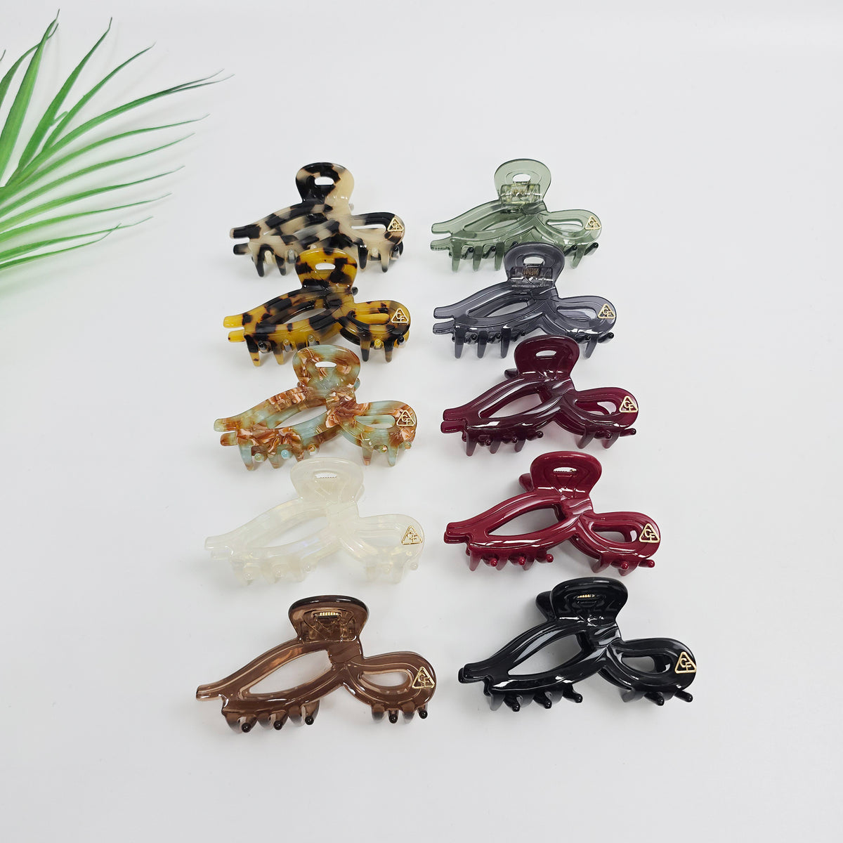 Lua Wave Small Hair Claw Clip 2.6 in – Tortoise Shell, Clear, French-style