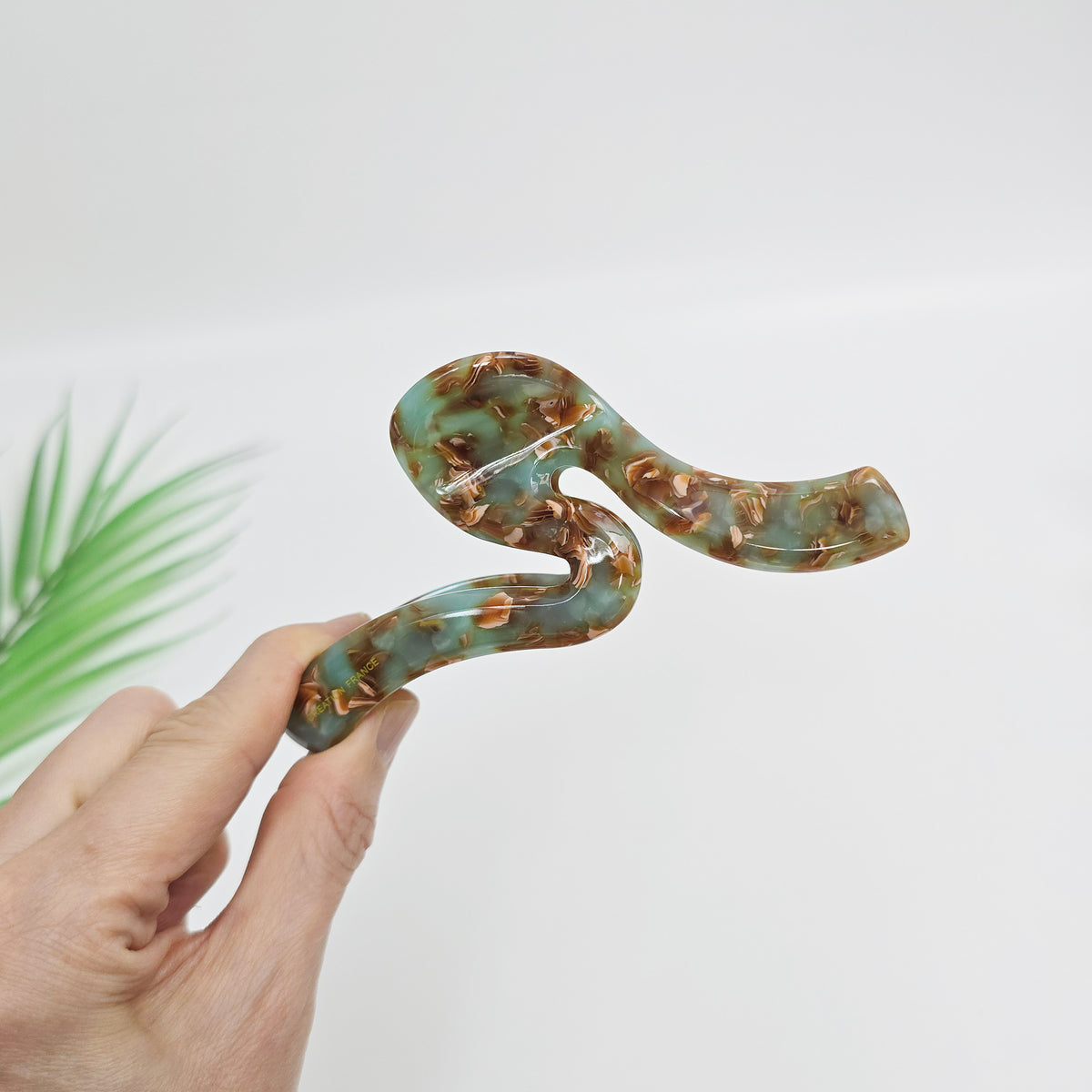 Wave Jumbo Hair Claw Clip 4.9 in – 3 Sugar Mint