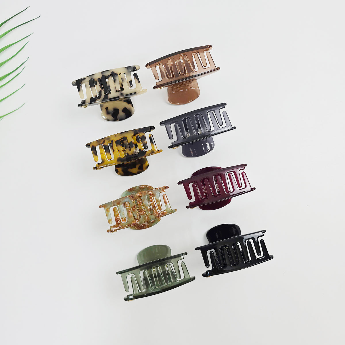 Top Hat Small Hair Claw Clip 2.8 in – Tortoise Shell & Clear, French-style