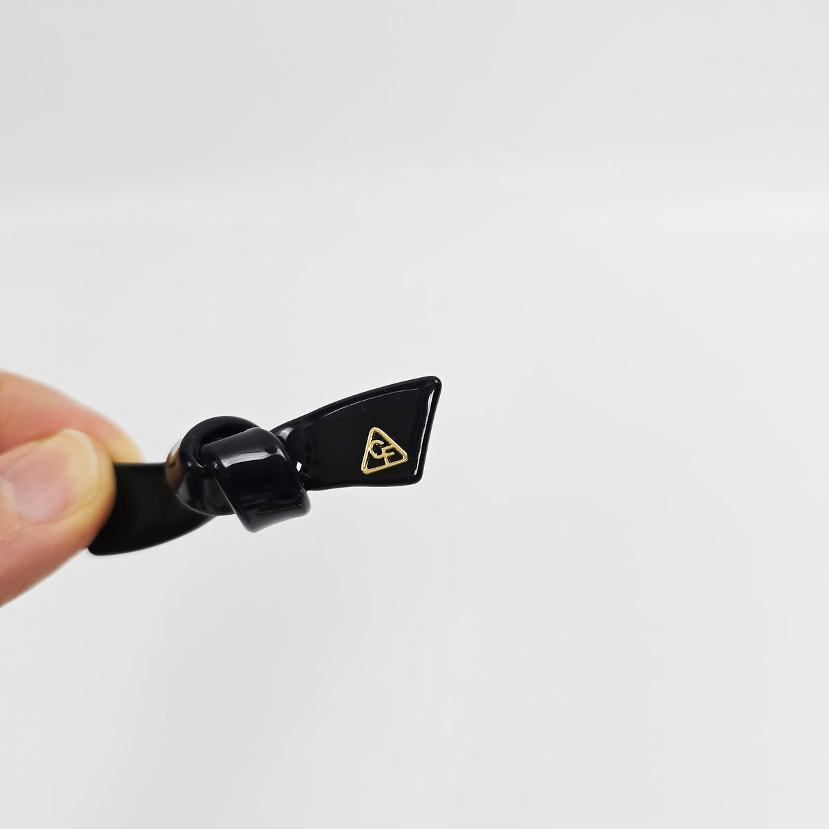 Triangle Knot Mini Alligator Hair Clip 2.4 in – Tortoise Shell, Aurora