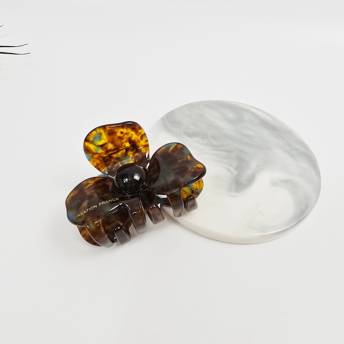 Bloom Mini Hair Claw Clip 2.4 in – Tortoise Shell, Half-Up, French-style