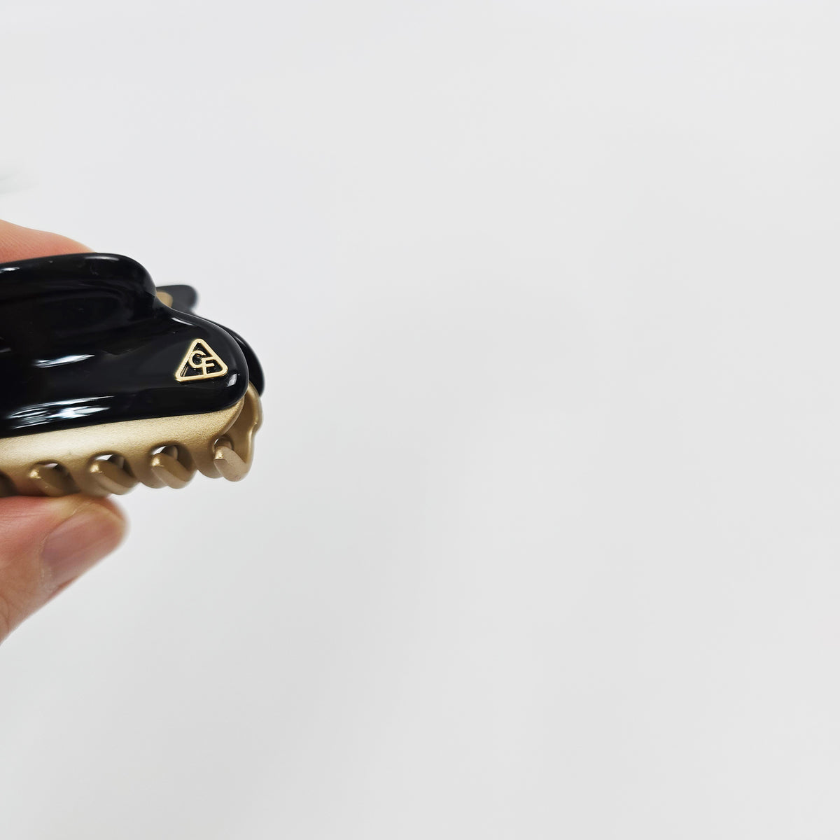 Two-Tone Mini Hair Claw Clip 1.6 in – Tortoise Shell & Solid, French-style