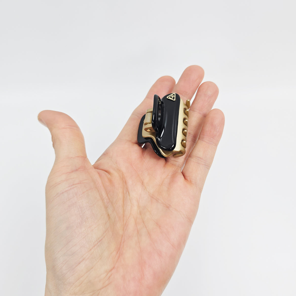 Two-Tone Mini Hair Claw Clip 1.6 in – Tortoise Shell & Solid, French-style