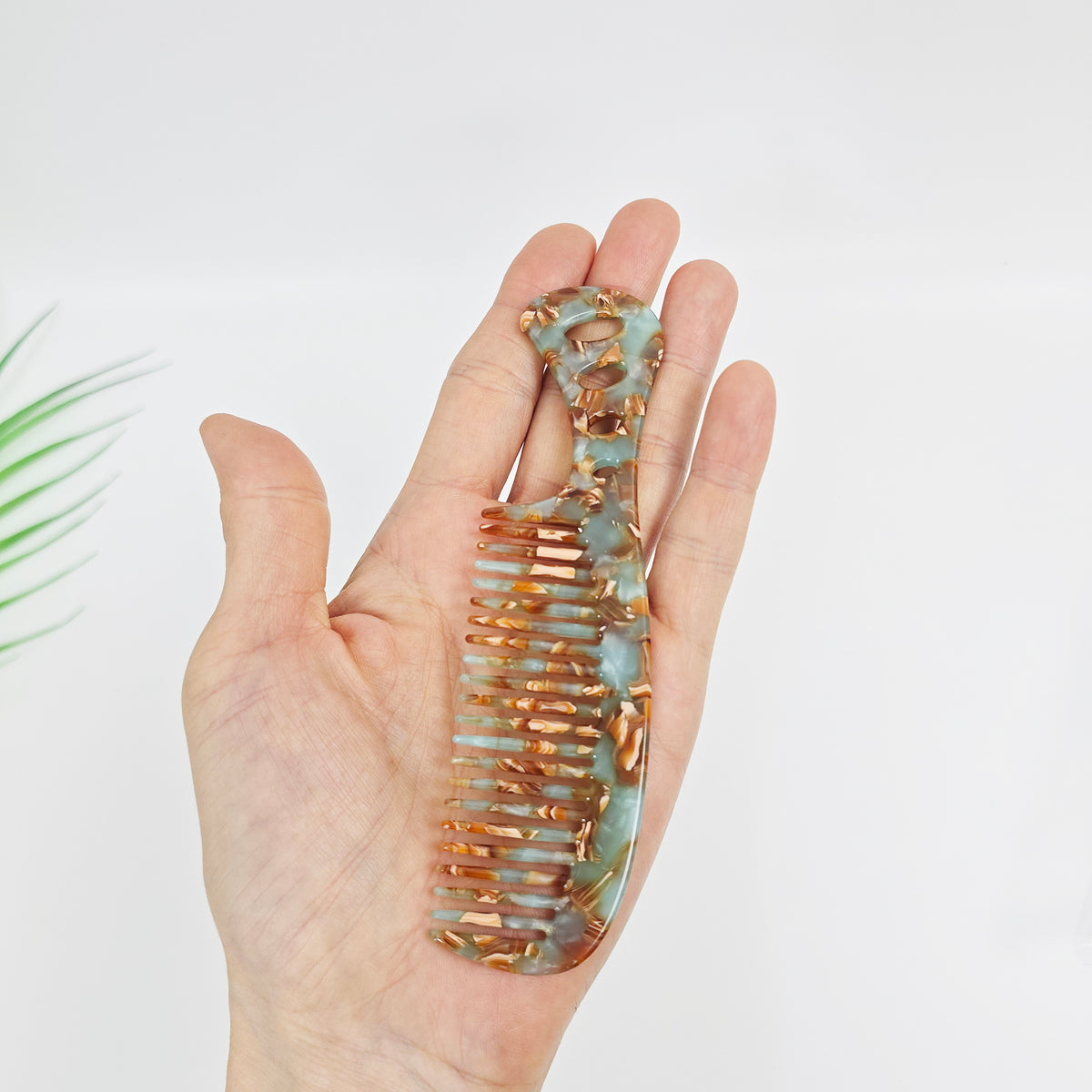 Handle Medium Hair Comb 5.3 in – Tortoise Shell Marble, French-style