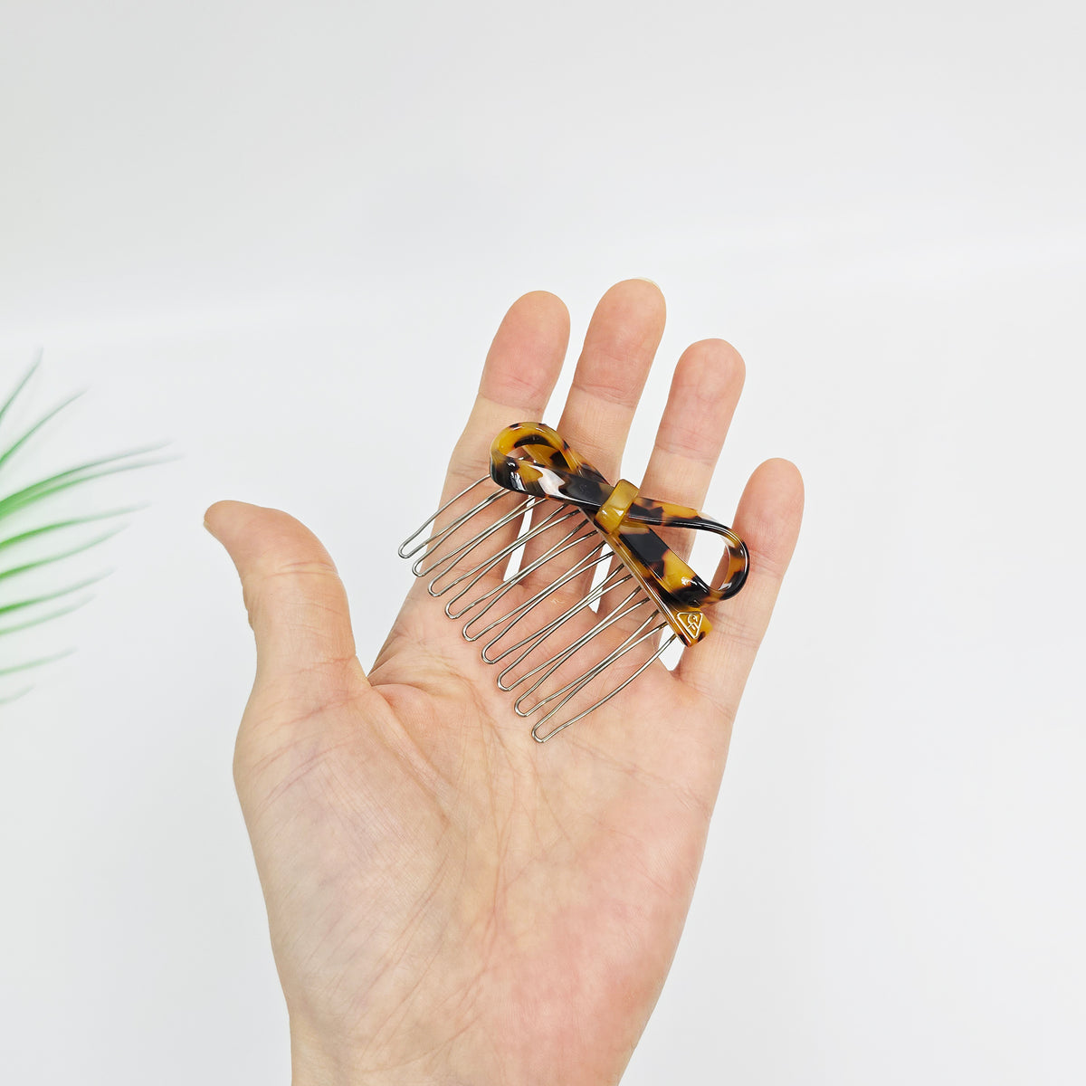 Flow Bow Mini Hair Comb Pin 2.6 in – Solid & Tortoise Shell, French Pin
