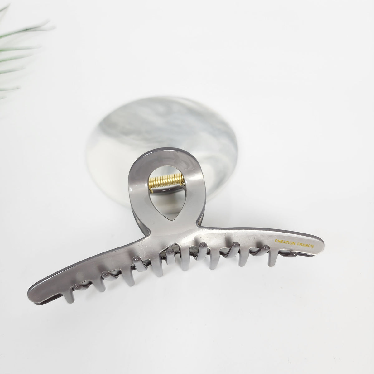 Twist Wire Jumbo Hair Claw Clip 5.3 in – 11 Pure Grey
