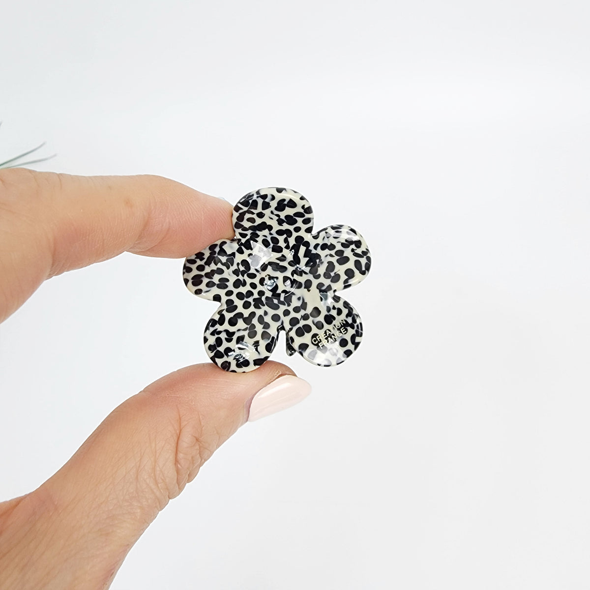Fleur Mini Hair Claw Clip 1.6 in – 5 Dot Dalmatian