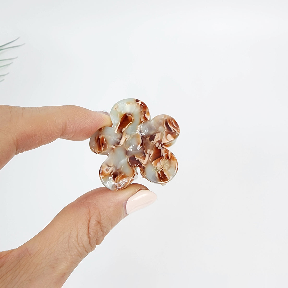 Fleur Mini Hair Claw Clip 1.6 in – 4 Sugar Mint