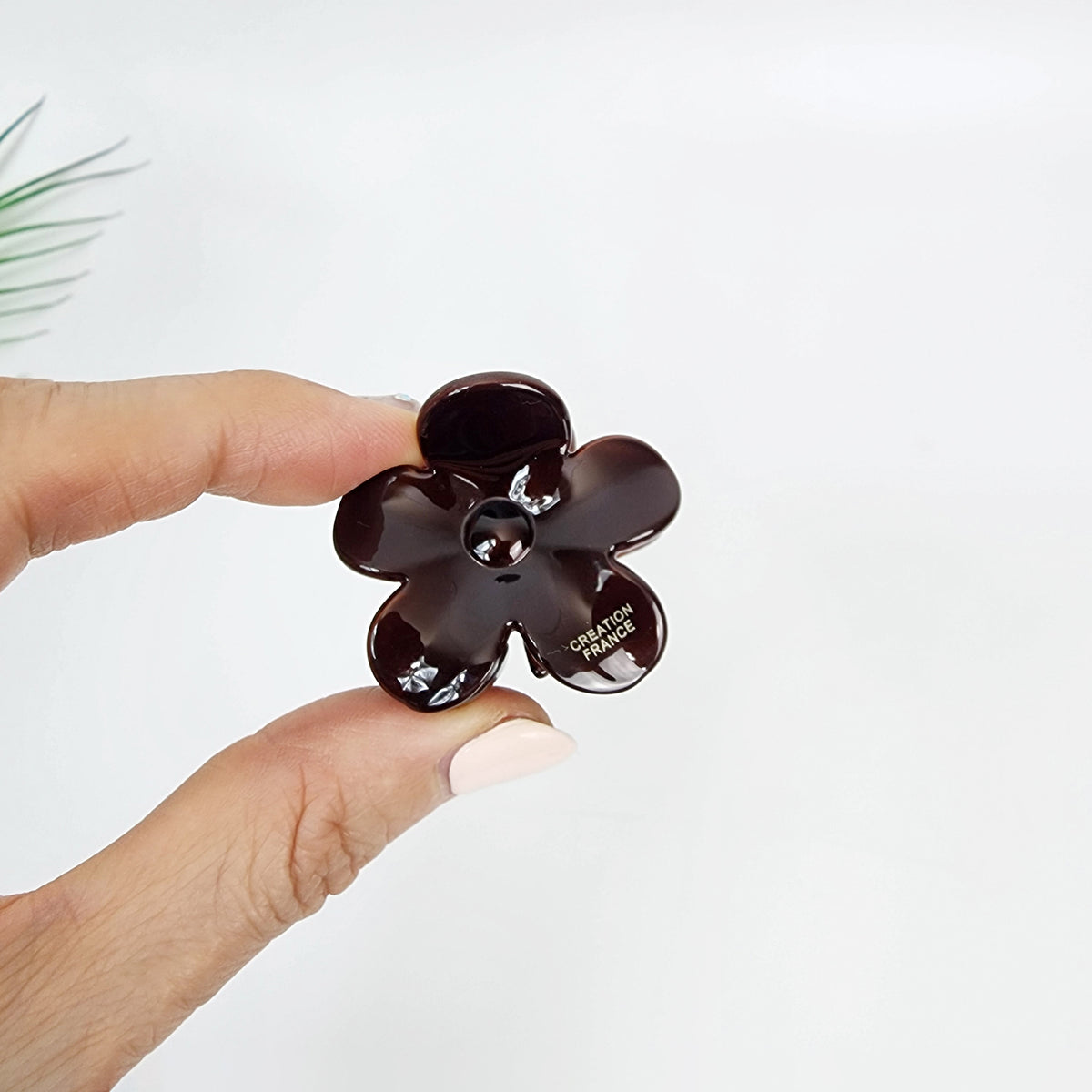 Fleur Mini Hair Claw Clip 1.6 in – 17 Pure Chic Brown