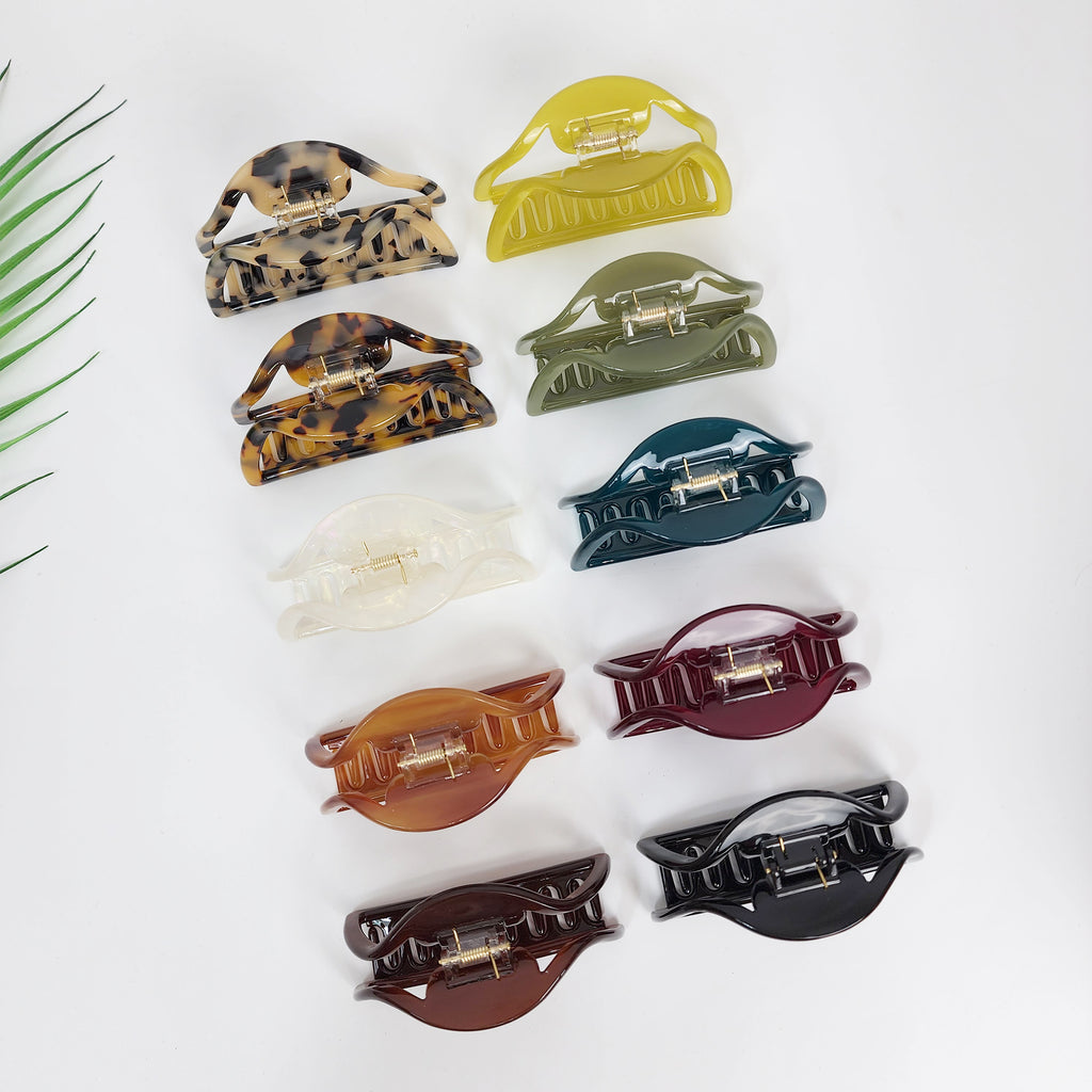 Half Moon Medium Hair Claw Clip 3.9 in – Tortoise Shell, French-style