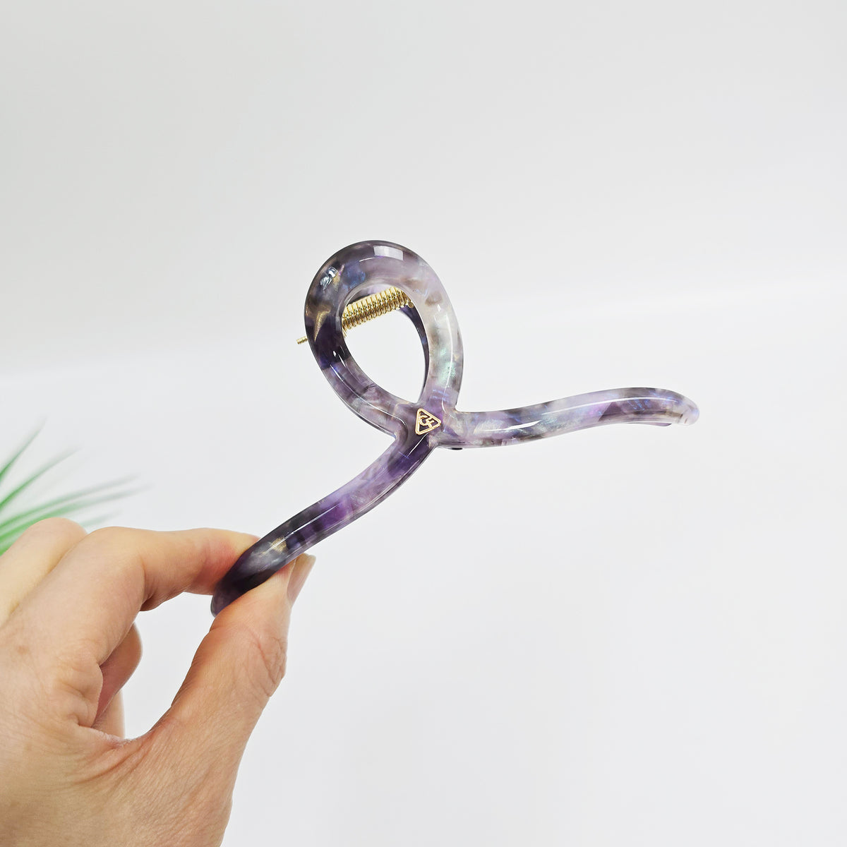 Silhouette Curve Hair Claw Clip 5.1 in – 6 Aurora Violet