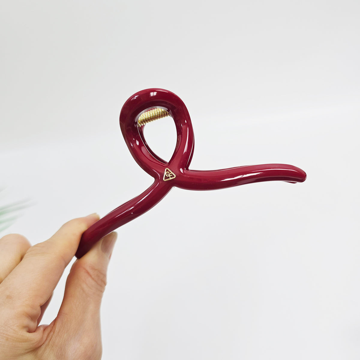 Silhouette Curve Hair Claw Clip 5.1 in – 10 Pastel Red