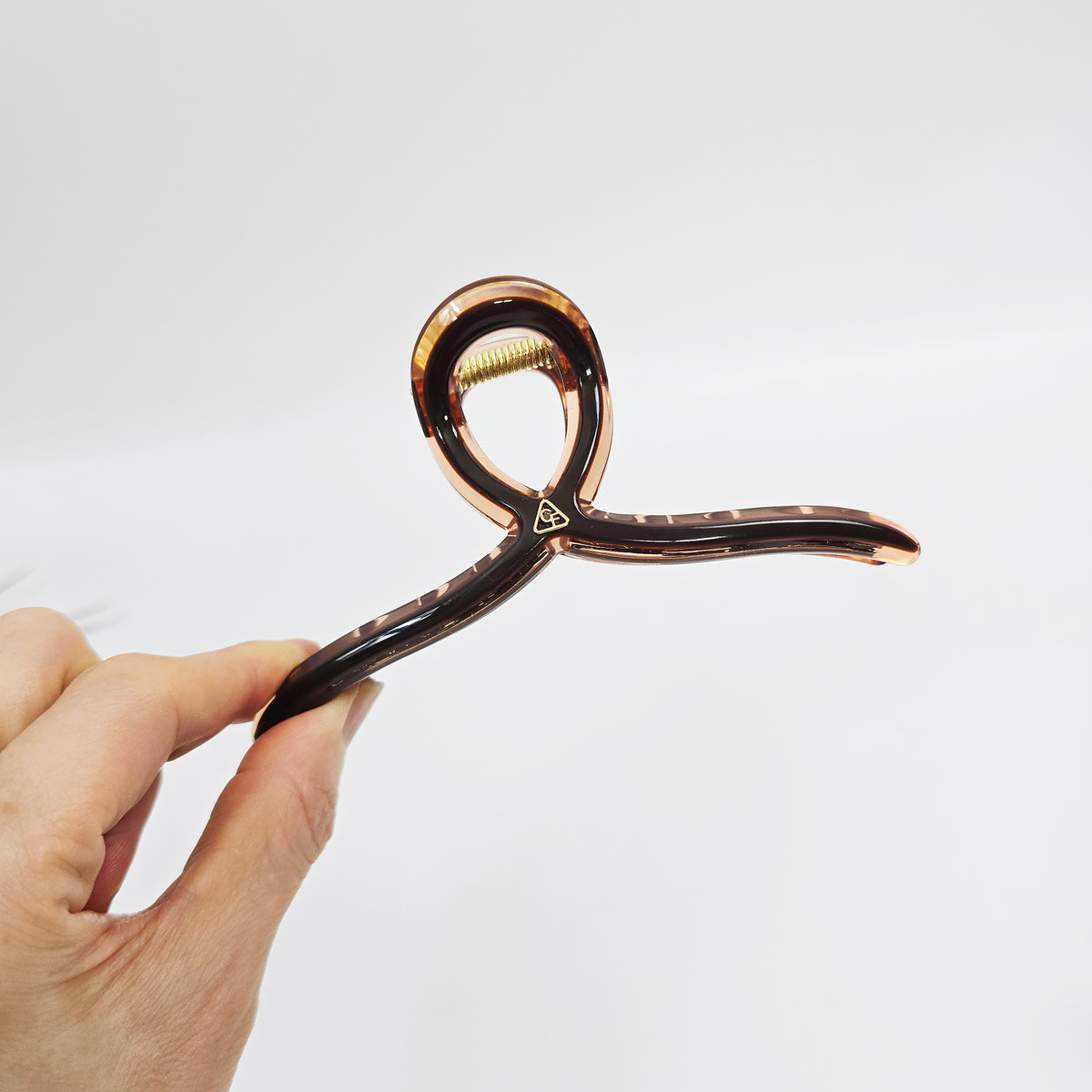 Silhouette Curve Hair Claw Clip 5.1 in – 11 Pure Chic Brown
