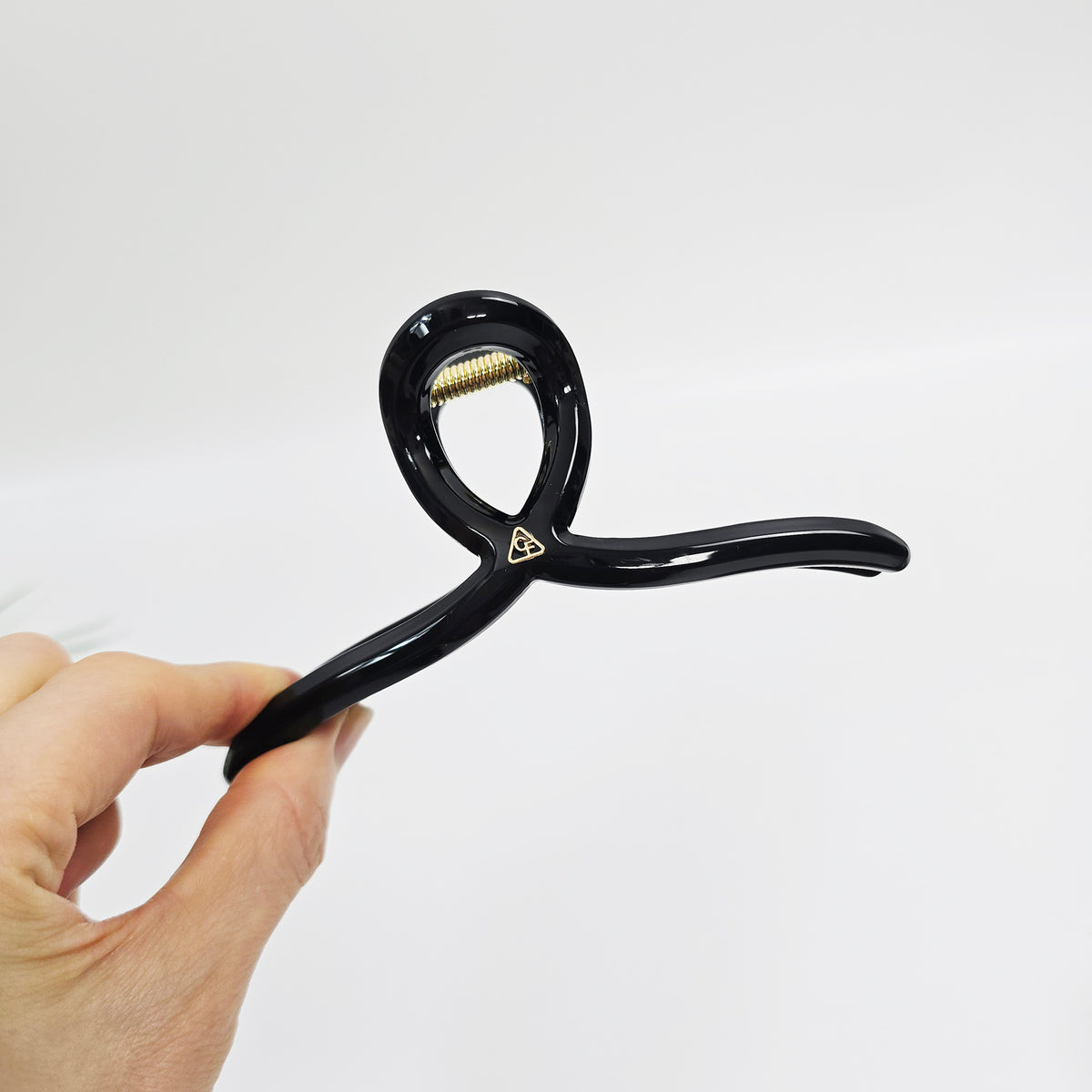 Silhouette Curve Hair Claw Clip 5.1 in – 12 Pure Black
