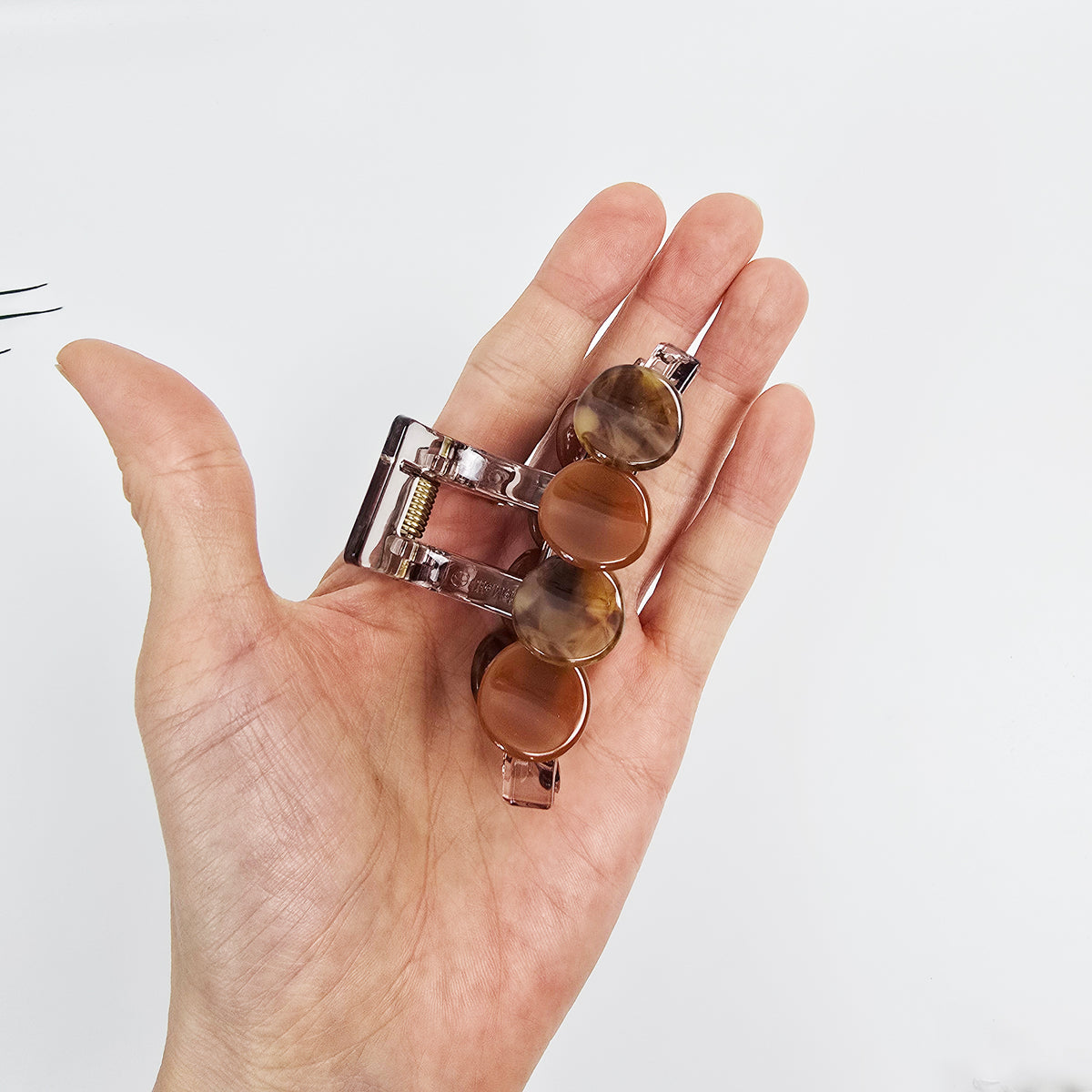 Marble Circle Small Hair Claw Clip 3.1 in – Tortoise Shell, French-style