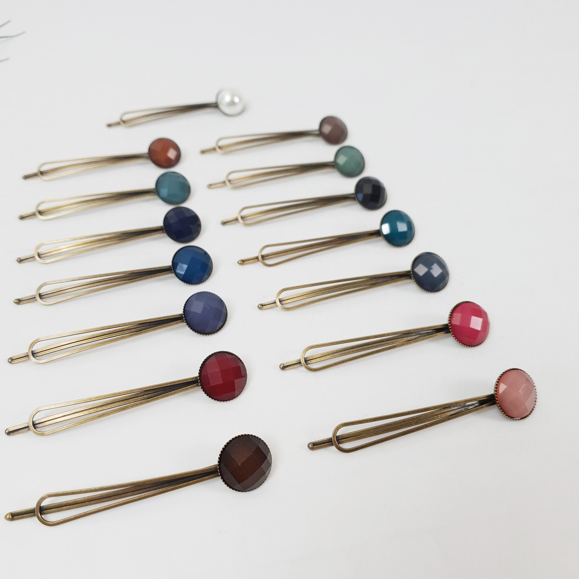 Gold tone brass wire hair pin with round faceted stone. Vintage antique style hair slide for side bangs, cute minimalist accessory.