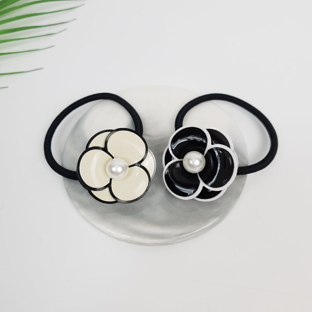 Pansy Flower Pearl Hair Tie / Cute Ponytail Holder / Hair Accessory for Woman / French Hair Pin / Hair Scrunchy