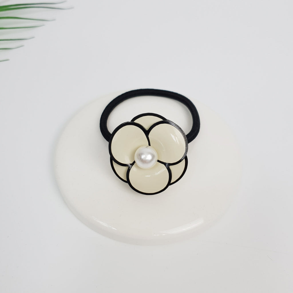 Pansy Flower Pearl Hair Tie / Cute Ponytail Holder / Hair Accessory for Woman / French Hair Pin / Hair Scrunchy
