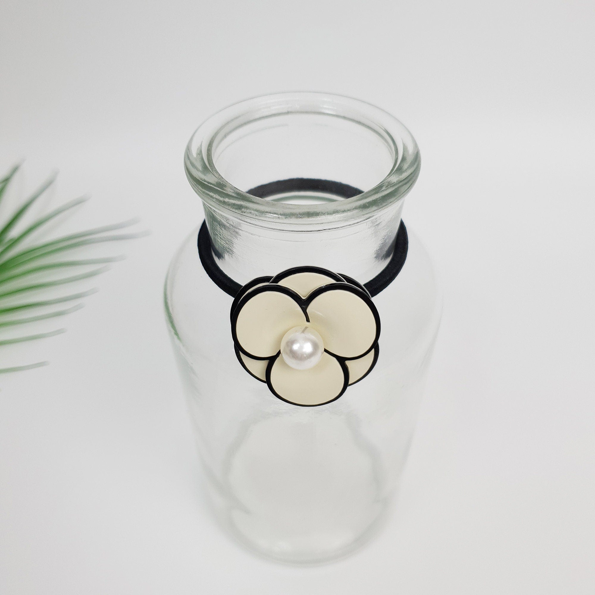 Pansy Flower Pearl Hair Tie / Cute Ponytail Holder / Hair Accessory for Woman / French Hair Pin / Hair Scrunchy