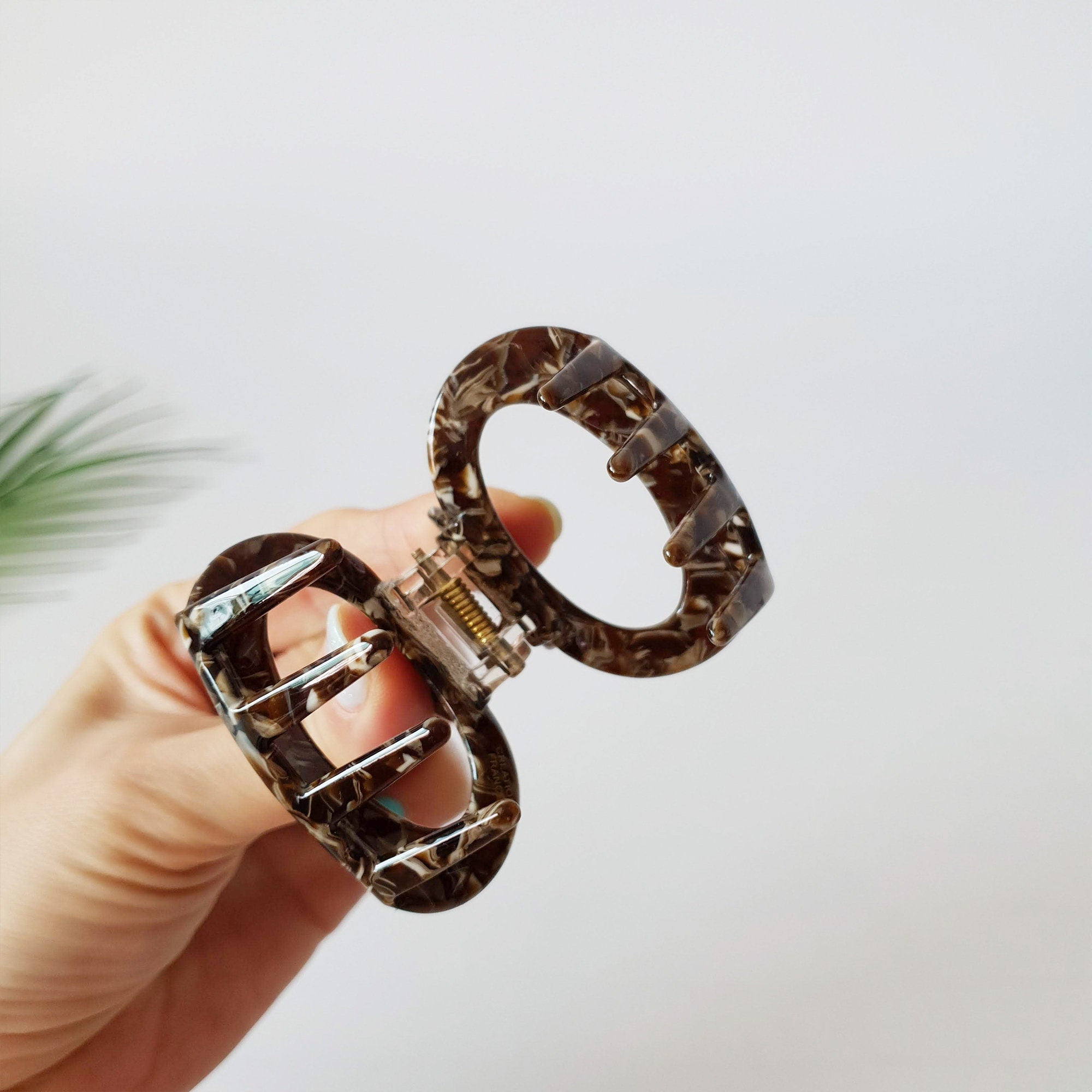 Leopard Round Medium Hair Claw Clip / Tortoise Shell French Hair Pin / Hair Accessory for Woman