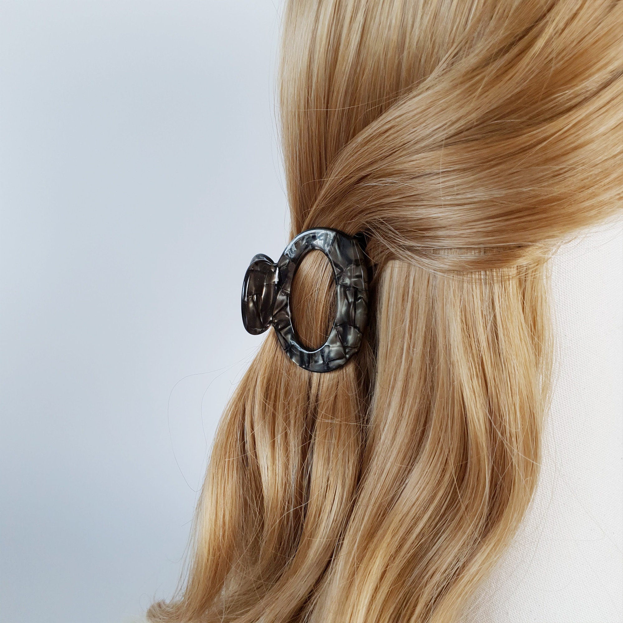 Leopard Round Medium Hair Claw Clip / Tortoise Shell French Hair Pin / Hair Accessory for Woman