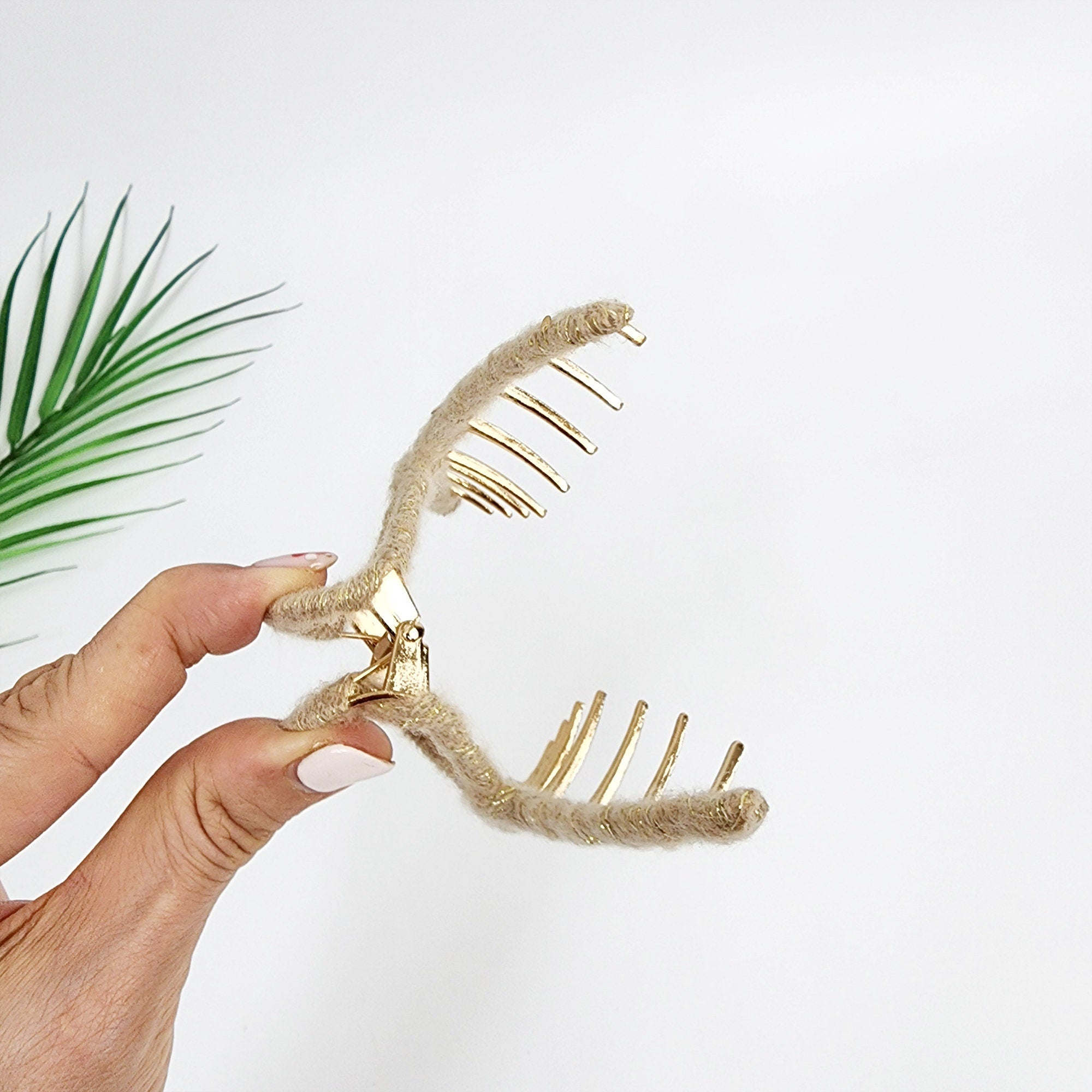 Wool Covered Metal Twist Hair Claw Clip / Medium Size Ponytail Holder / Hair Barrette for Woman / Metal Hair Clip