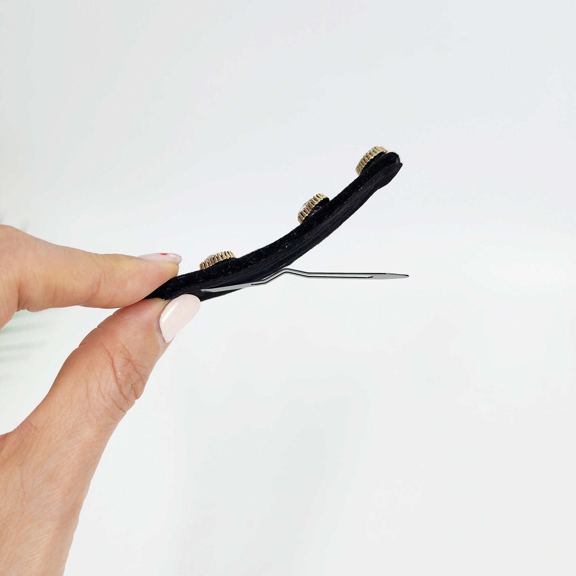 Black Velvet Heart Triangle Snap Clip (3.1 Inch) / Cute Hairgrip Barrette with Pearl and Cubic / Hair Accessory / Tic Tac Hair Clip Pin