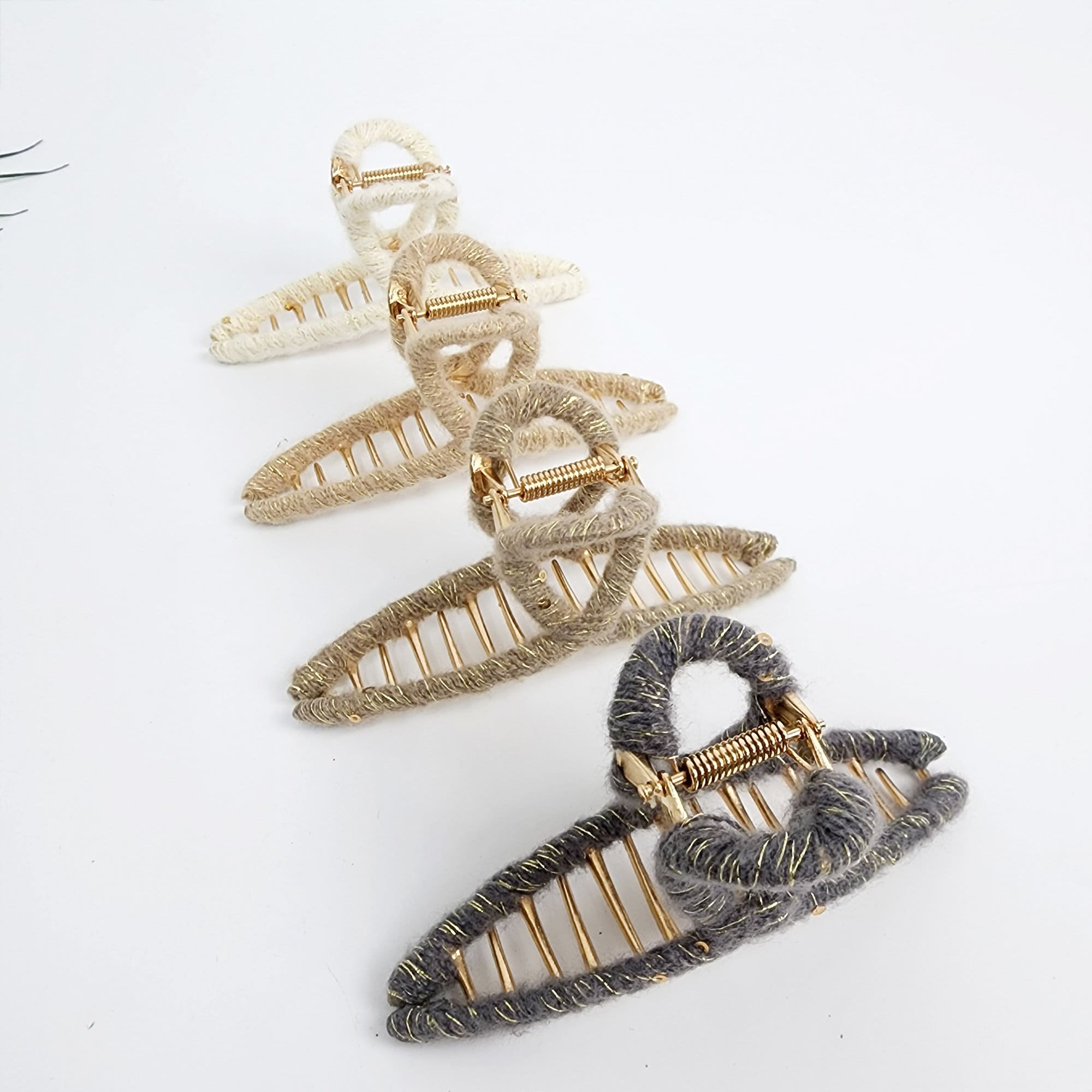 Wool Covered Metal Twist Hair Claw Clip / Medium Size Ponytail Holder / Hair Barrette for Woman / Metal Hair Clip