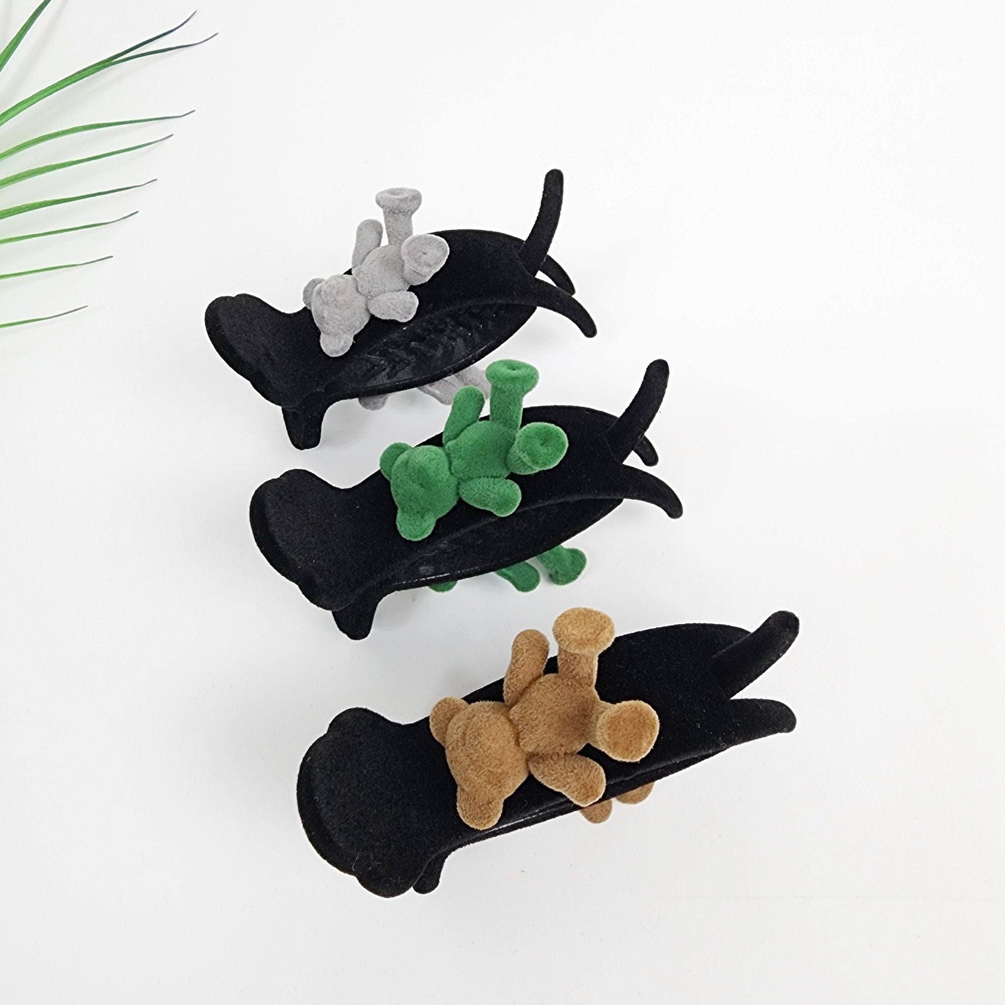 Black Velvet Teddy Bear Lowbun Round Hair Claw Clip / Vintage Ponytail Hair Claw / Hair Barrette for Woman / Velvet Hair Clip