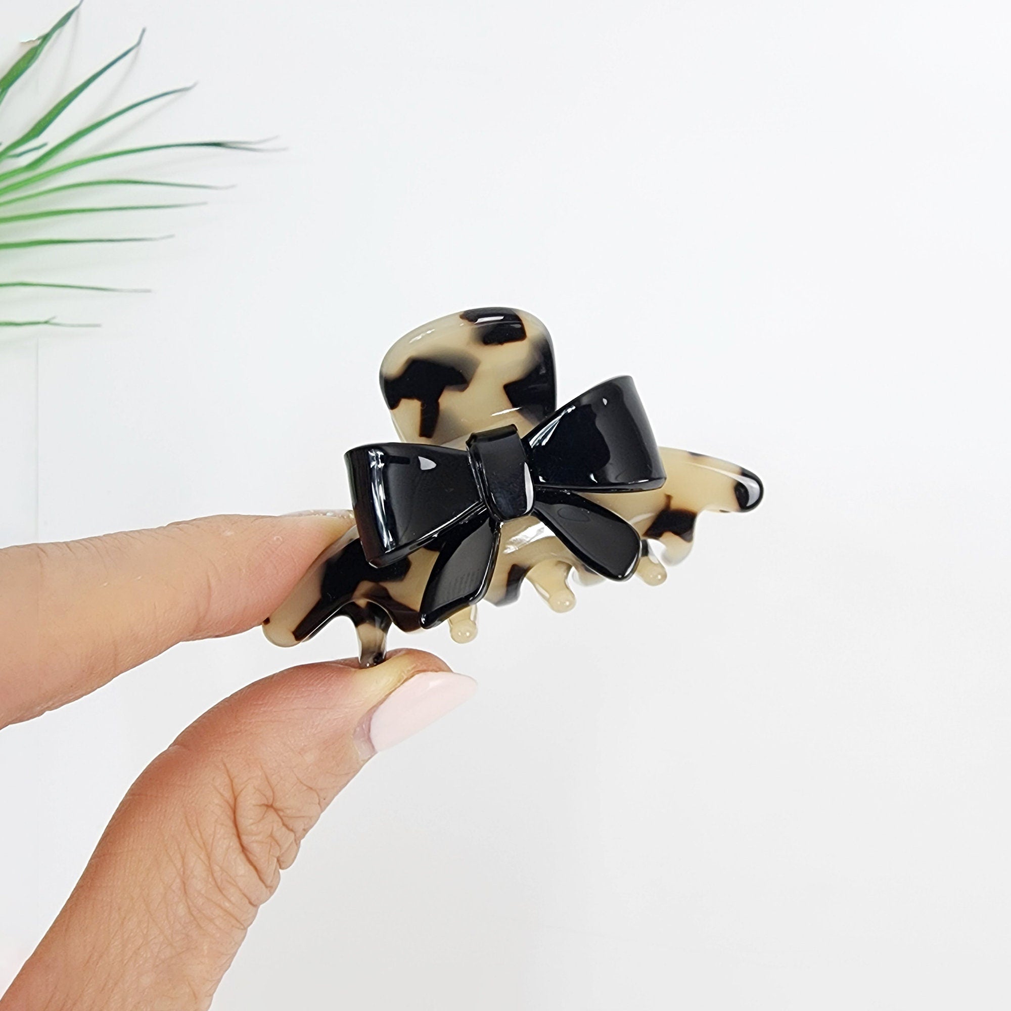 Leopard Black Ribbon Hair Claw Clip (2.4 Inch) / Tortoise Shell Medium Size Ponytail Holder / Hair Barrette for Woman