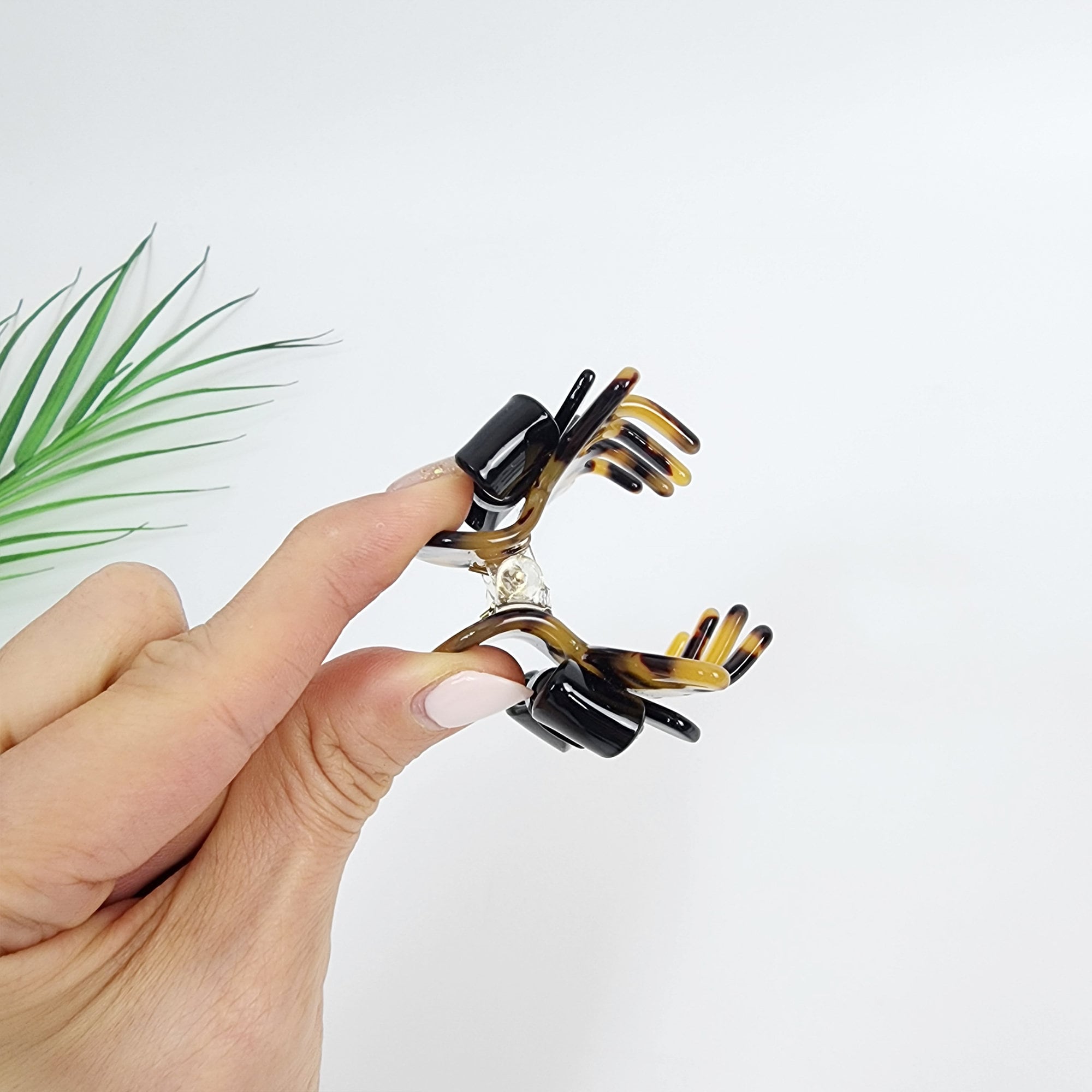 Leopard Black Ribbon Hair Claw Clip (2.4 Inch) / Tortoise Shell Medium Size Ponytail Holder / Hair Barrette for Woman