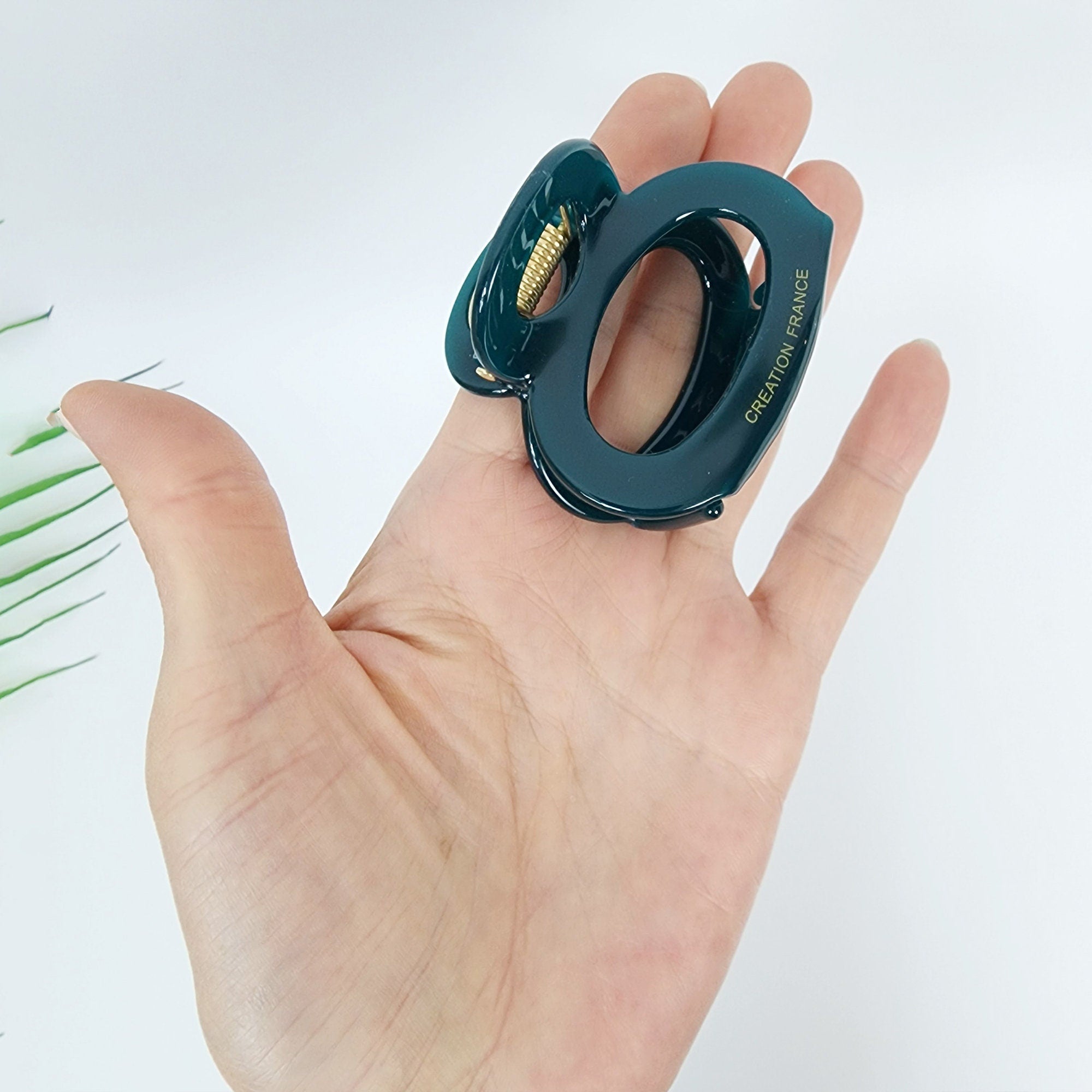 Leopard Snowman Hair Claw Clip (2.2 Inch) / Tortoise Shell Medium Size Ponytail Holder / Hair Barrette for Woman