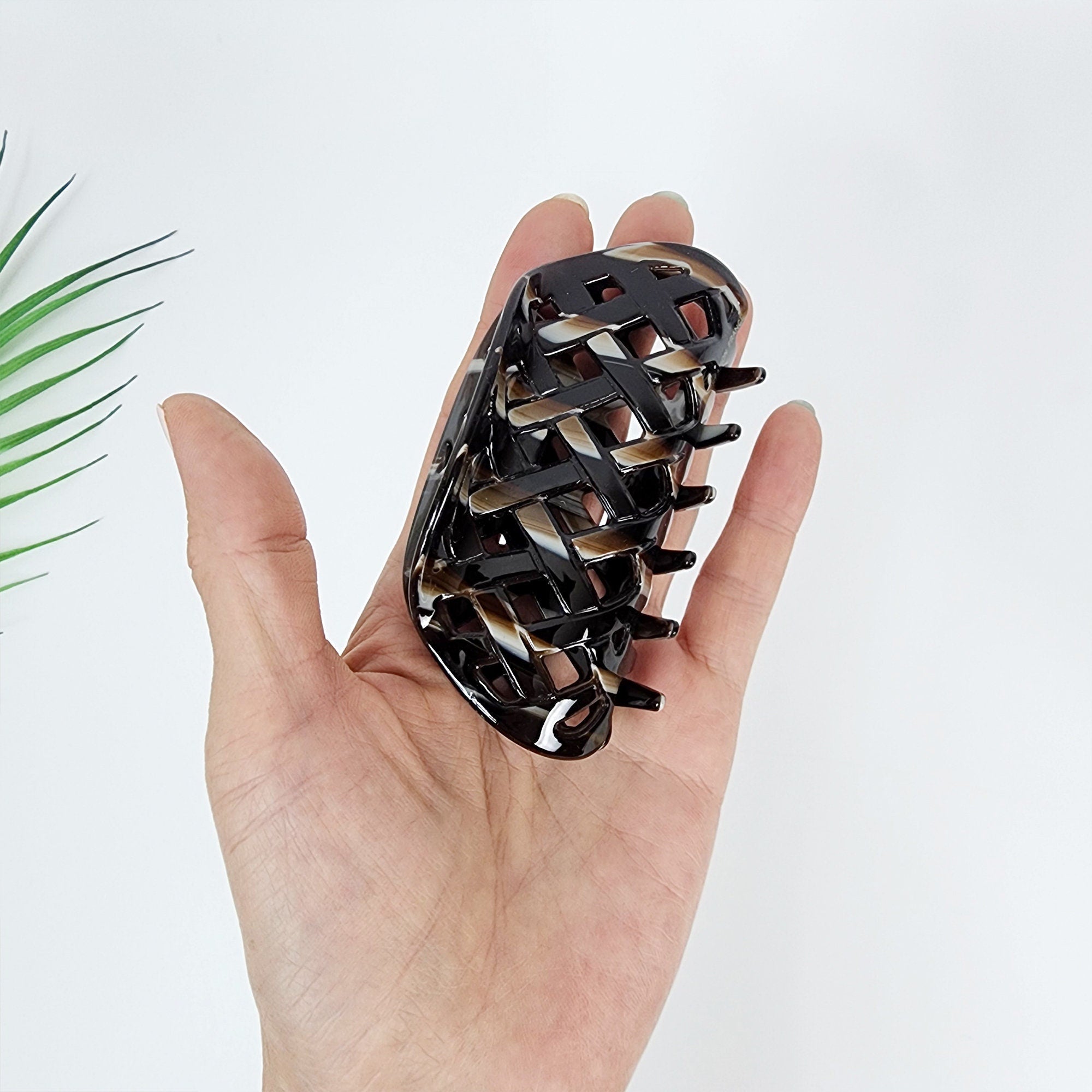 Round Pebble Check Pattern Hair Claw Clip (3.7) / Tortoise Shell Medium Size Ponytail Holder / French Pin / Hair Barrette for Woman