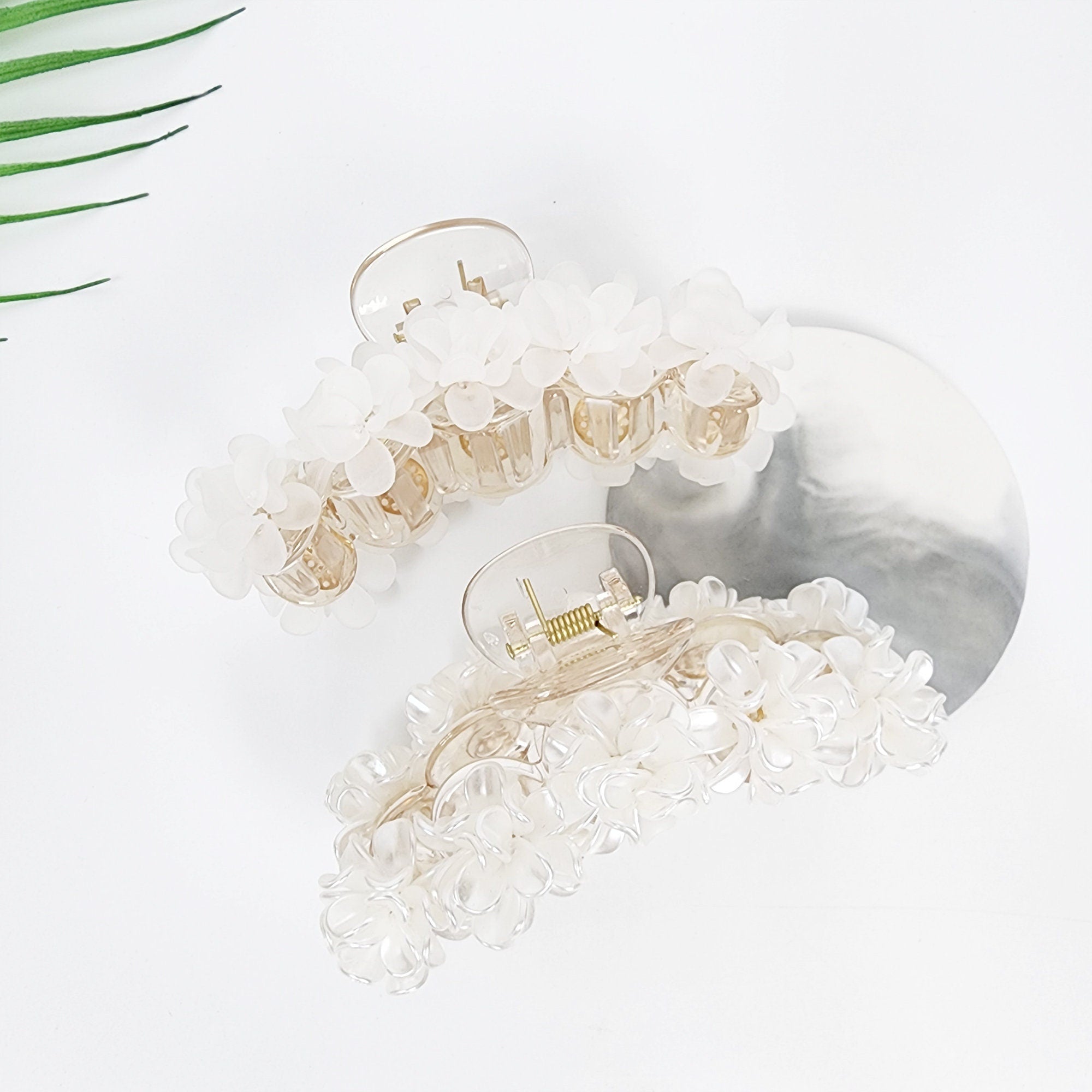 Elegance White Blossom Pearl Large Hair Claw Clip (4.3 Inch) / Jumbo Acrylic Hair Pin / Hair Accessory for Woman