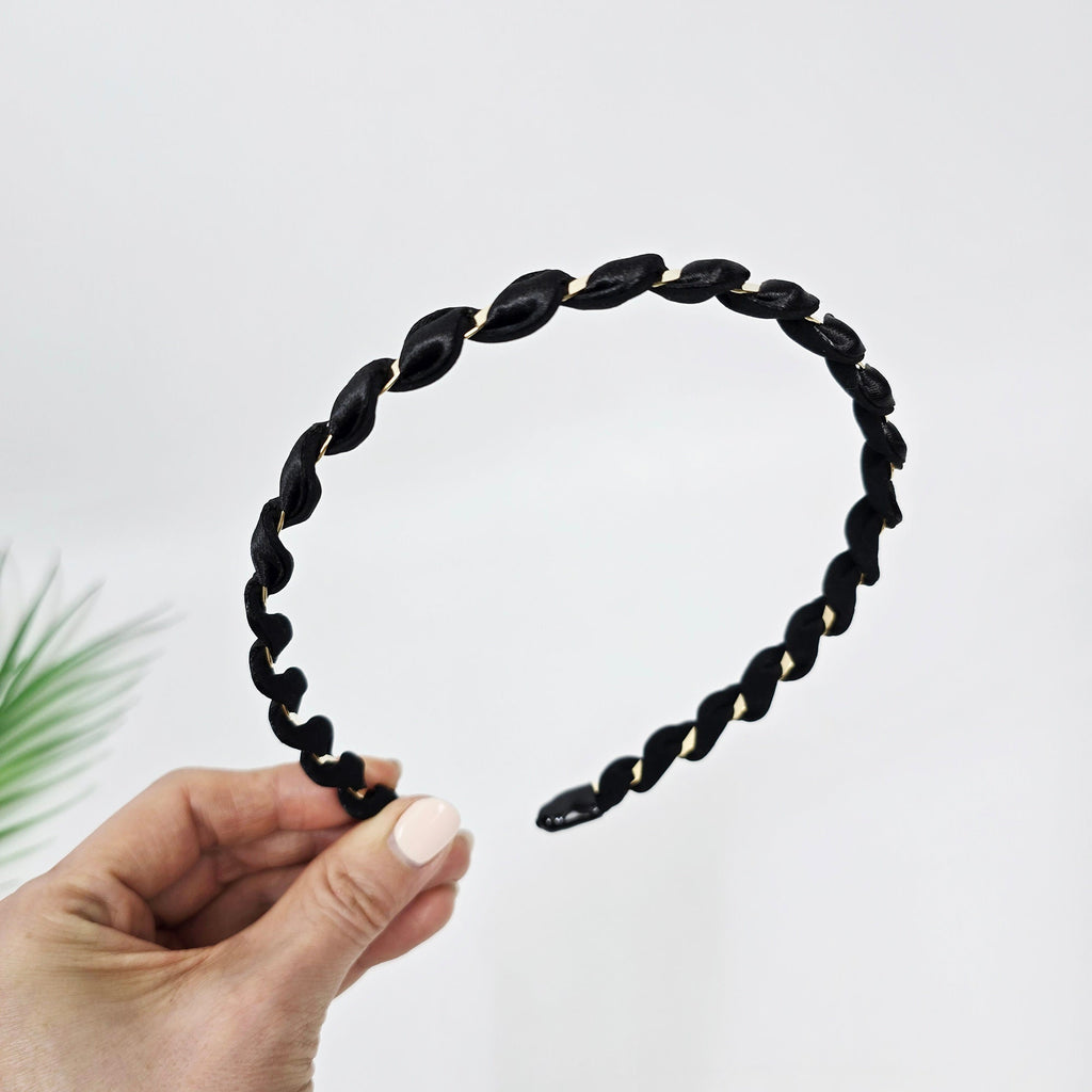 Daily Satin Gold Chain Twisted Thin Hairband (0.5 Inch) / Hair Accessories for Woman