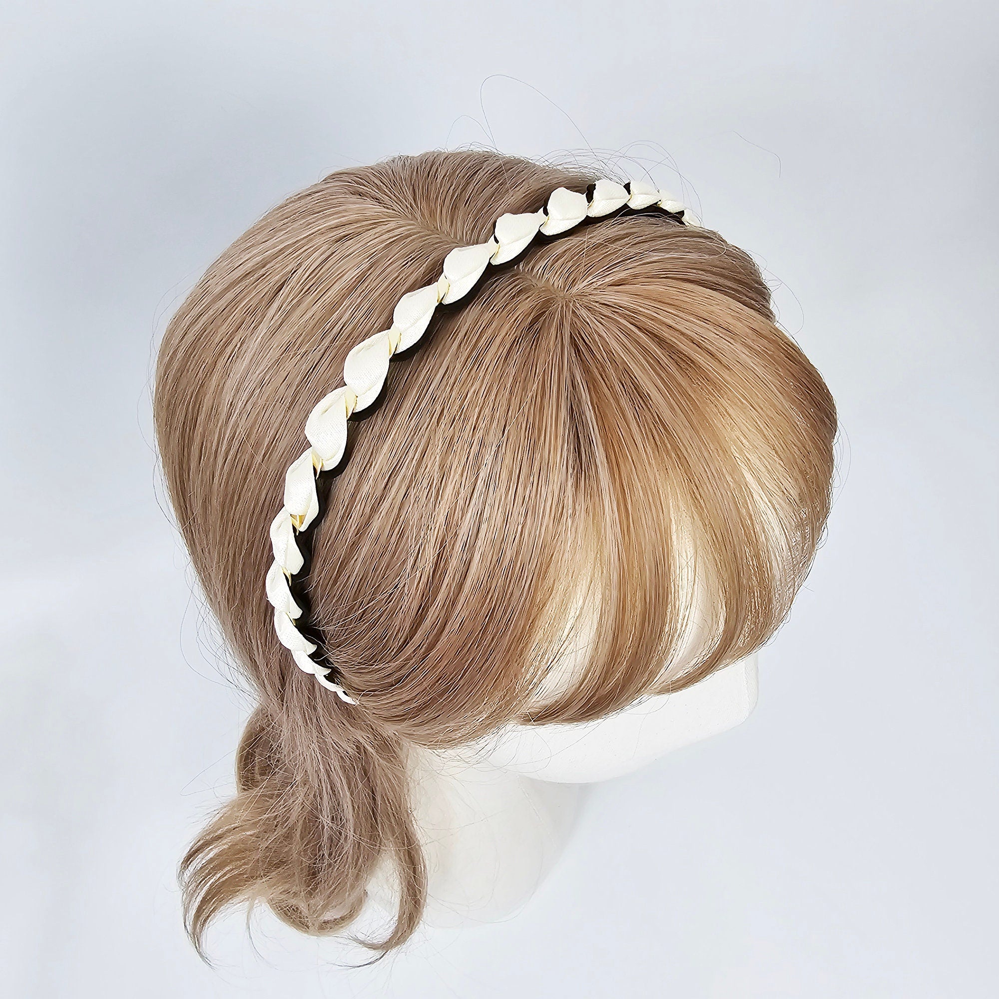 Daily Satin Gold Chain Twisted Thin Hairband (0.5 Inch) / Hair Accessories for Woman
