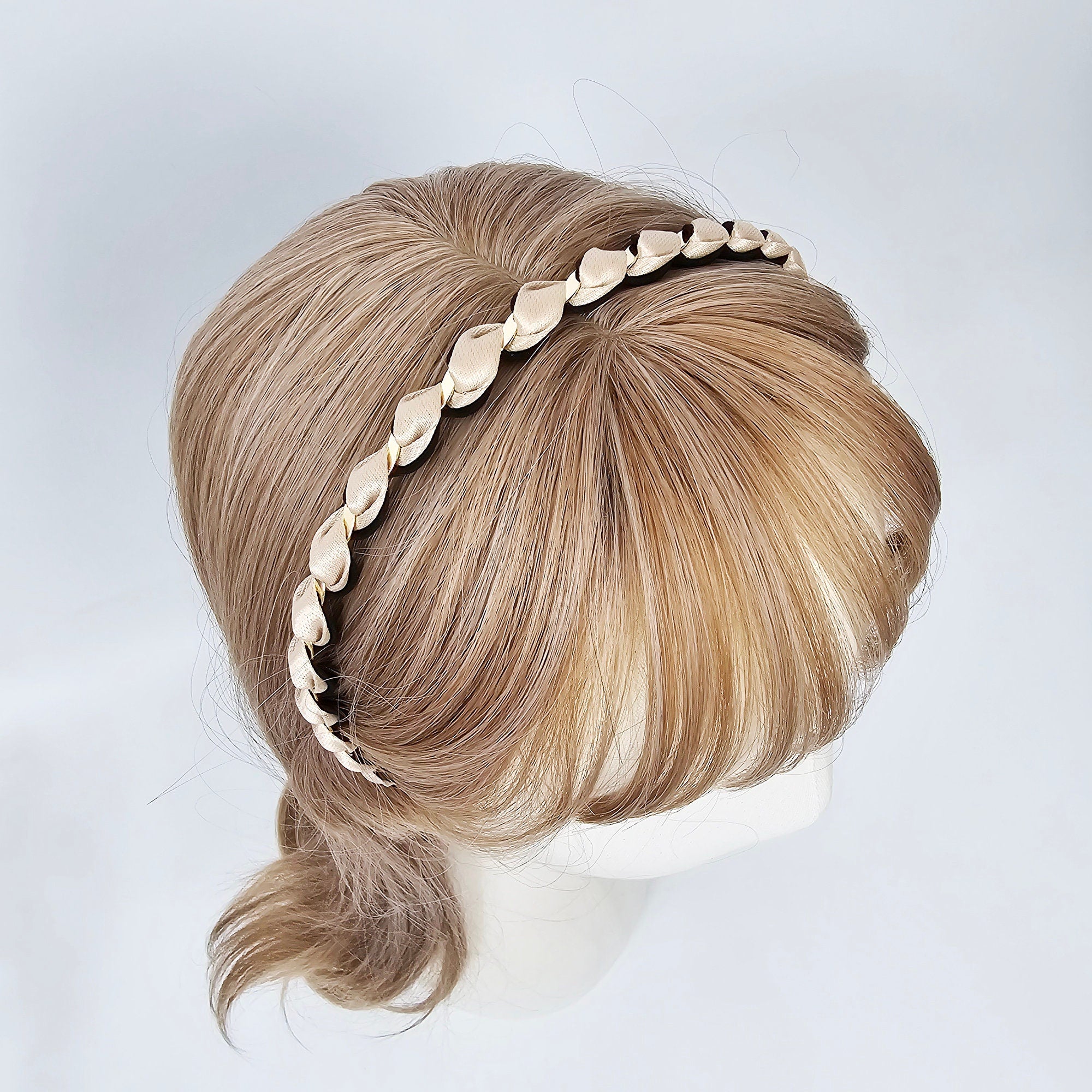 Daily Satin Gold Chain Twisted Thin Hairband (0.5 Inch) / Hair Accessories for Woman
