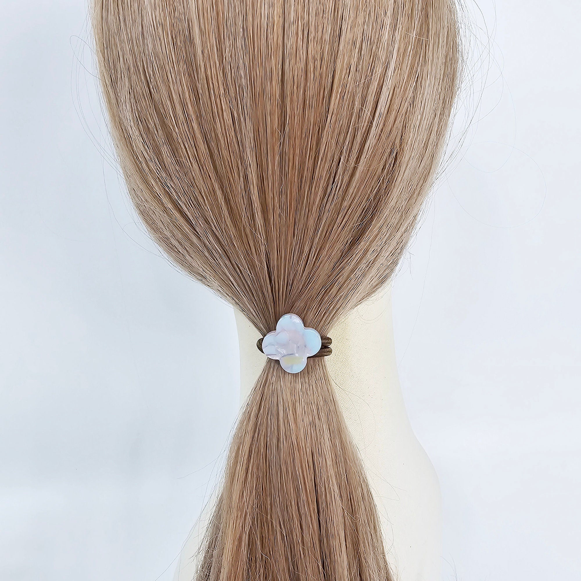 Lovely Clover Ponytail Hair Tie (1.0 Inch) / Simple Cute Ponytail Holder / Hair Accessory for Woman / French Hair Tie