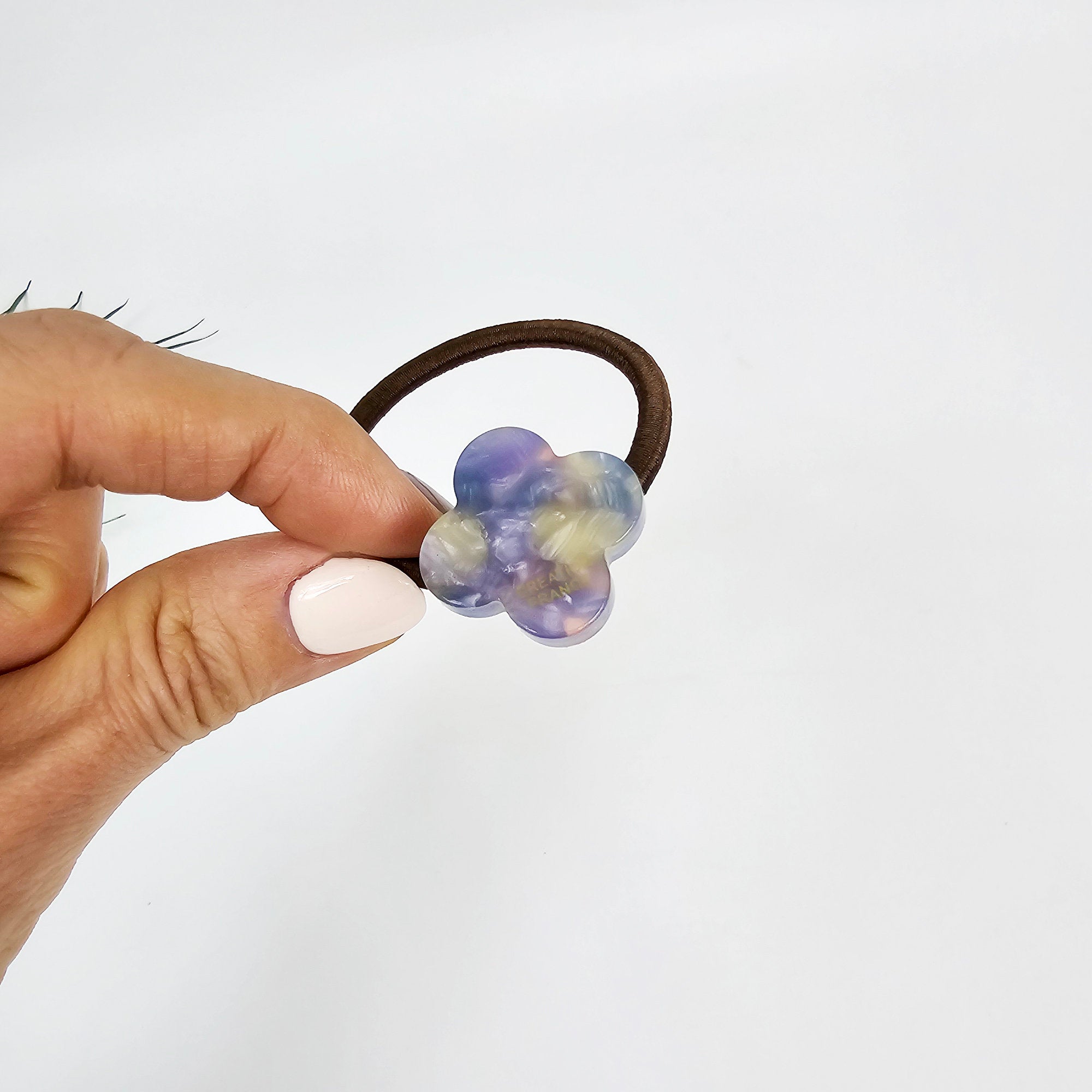 Lovely Clover Ponytail Hair Tie (1.0 Inch) / Simple Cute Ponytail Holder / Hair Accessory for Woman / French Hair Tie