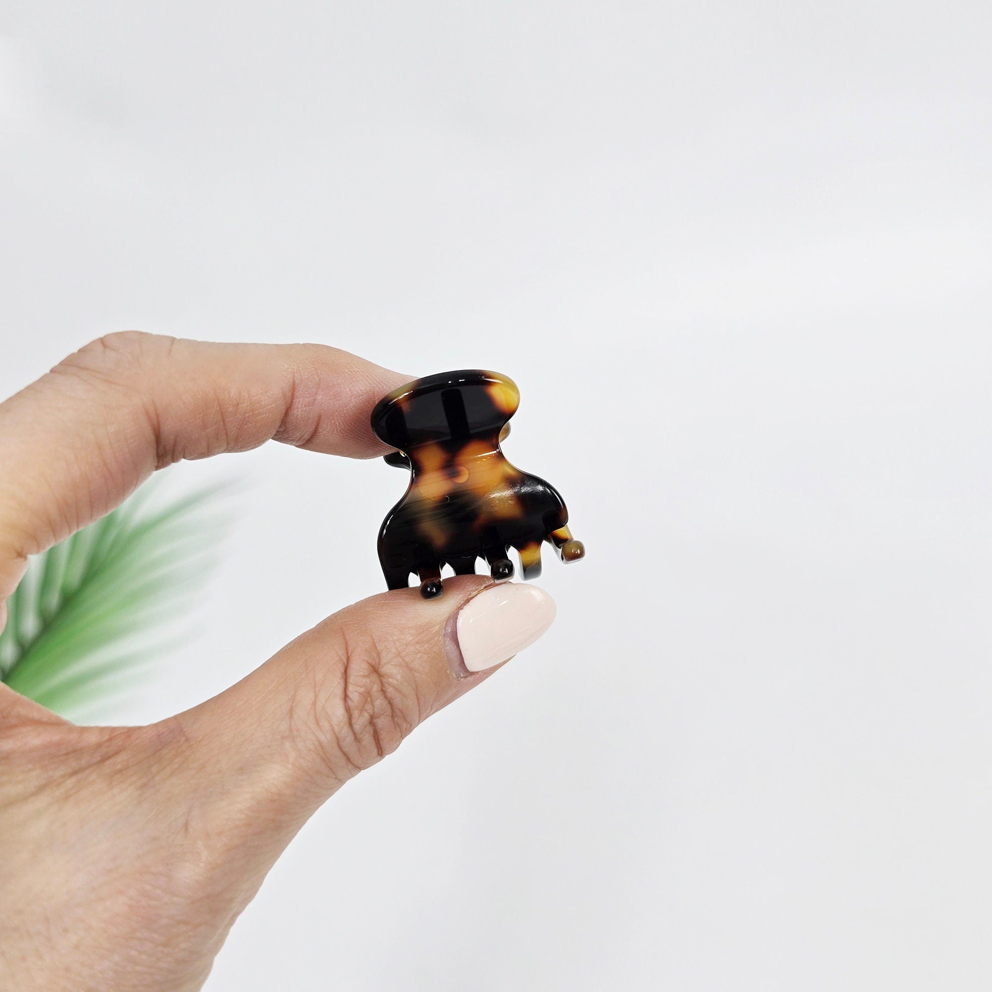 Luxurious Sally Point Hair Claw Clip (1.2 Inch) / Cute Tortoise Shell French Hair Pin / Small Hair Clips