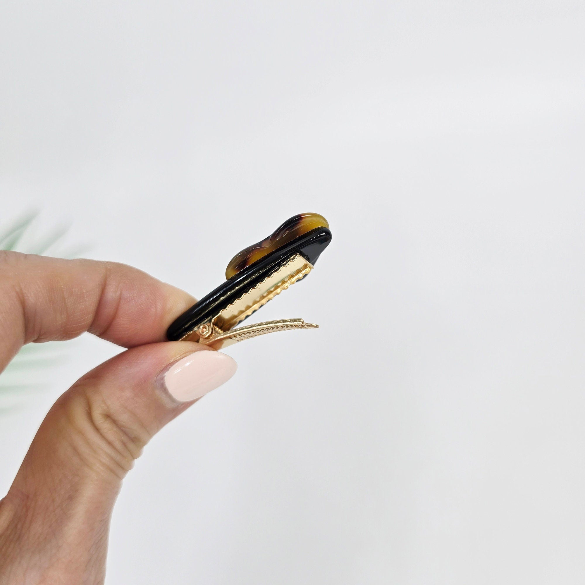 Luxurious Metal Logo Heart Mini Hair Claw Clip Side Claw (1.8 Inch) / Vivid Color French Pin / Alligator Hair Clip for Woman