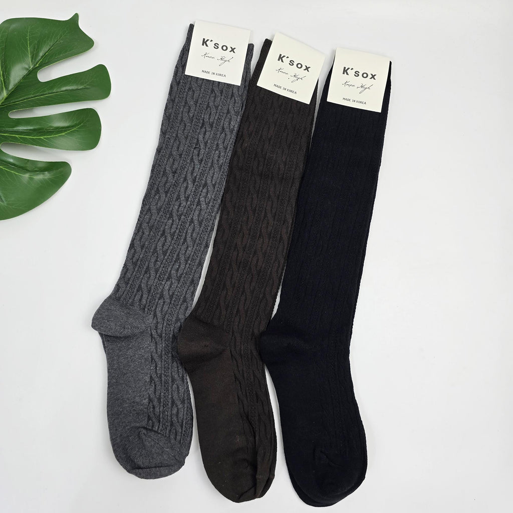 ✨ ChicMong Cable Knit Knee-Highs
Elevate your daily style with these premium cotton knee-high socks featuring a classic mini cable-knit pattern. Perfect for the cooler seasons, they offer a snug, comfortable fit that looks effortless paired with tall boots, school uniforms, or long skirts. The durable cotton blend ensures they stay up without slipping while keeping your legs warm and stylish.